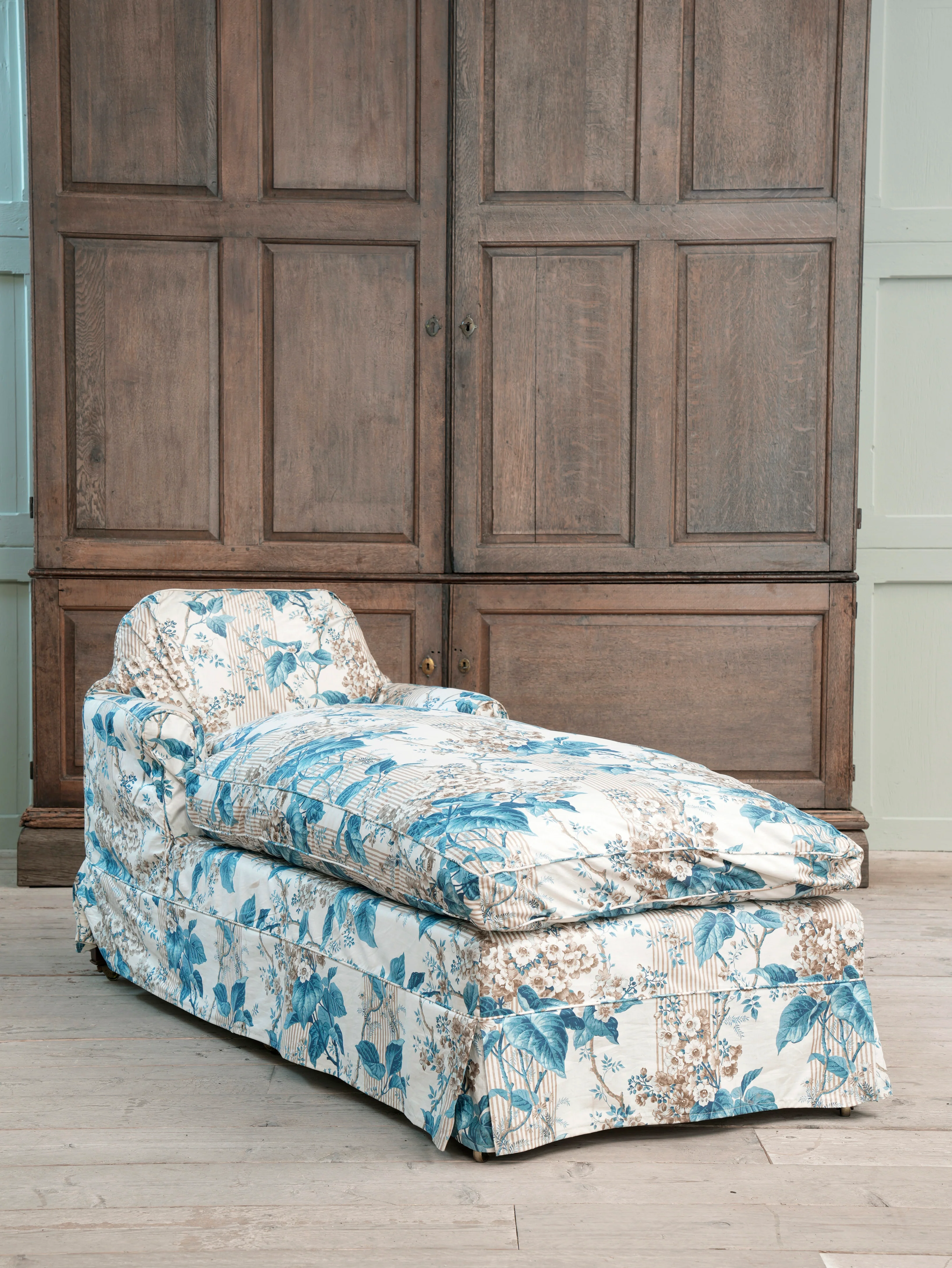 A Howard & Sons Day Bed - Image 37