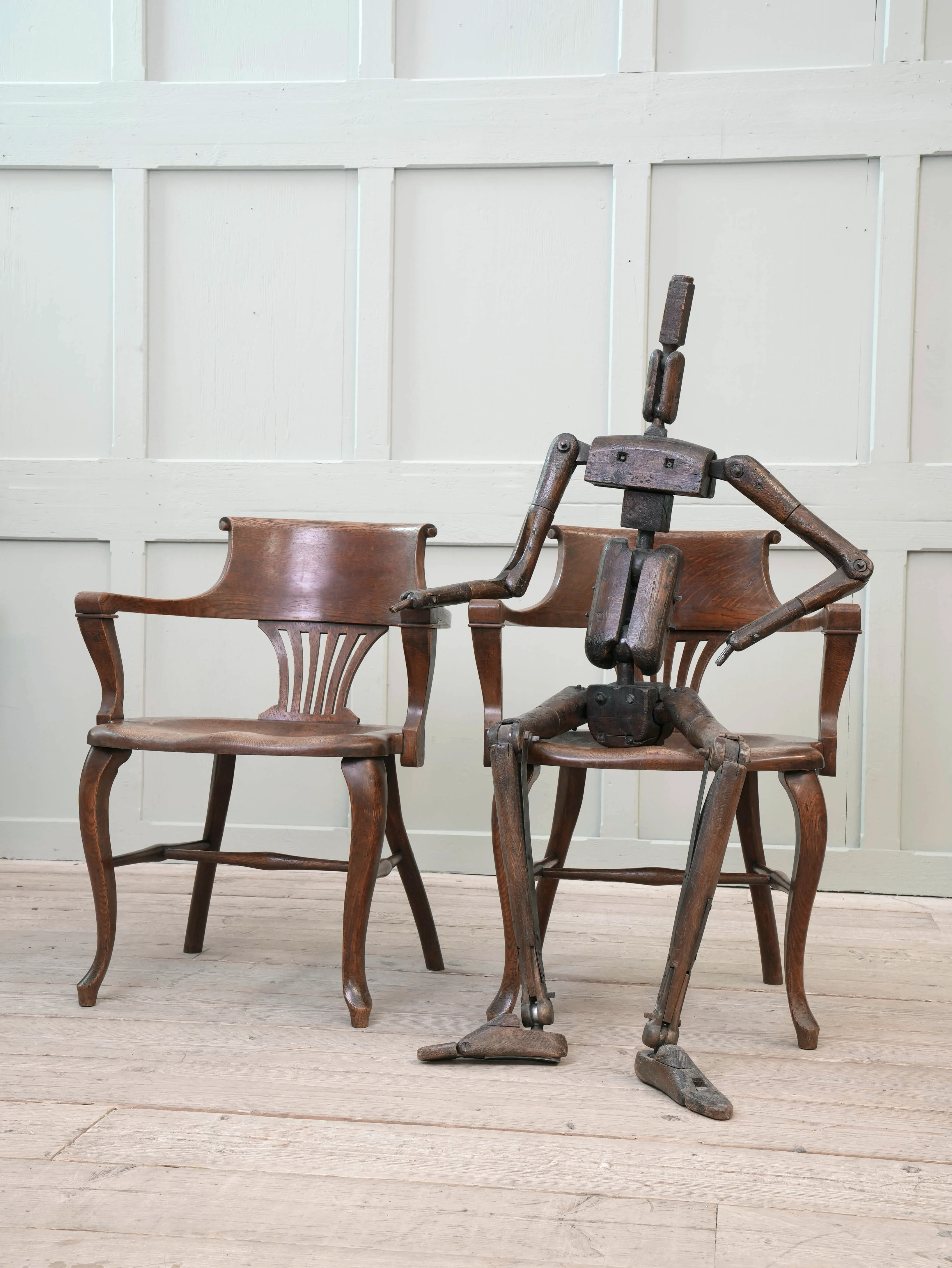 A Pair of 1920s Oak Desk Chairs - Image 5