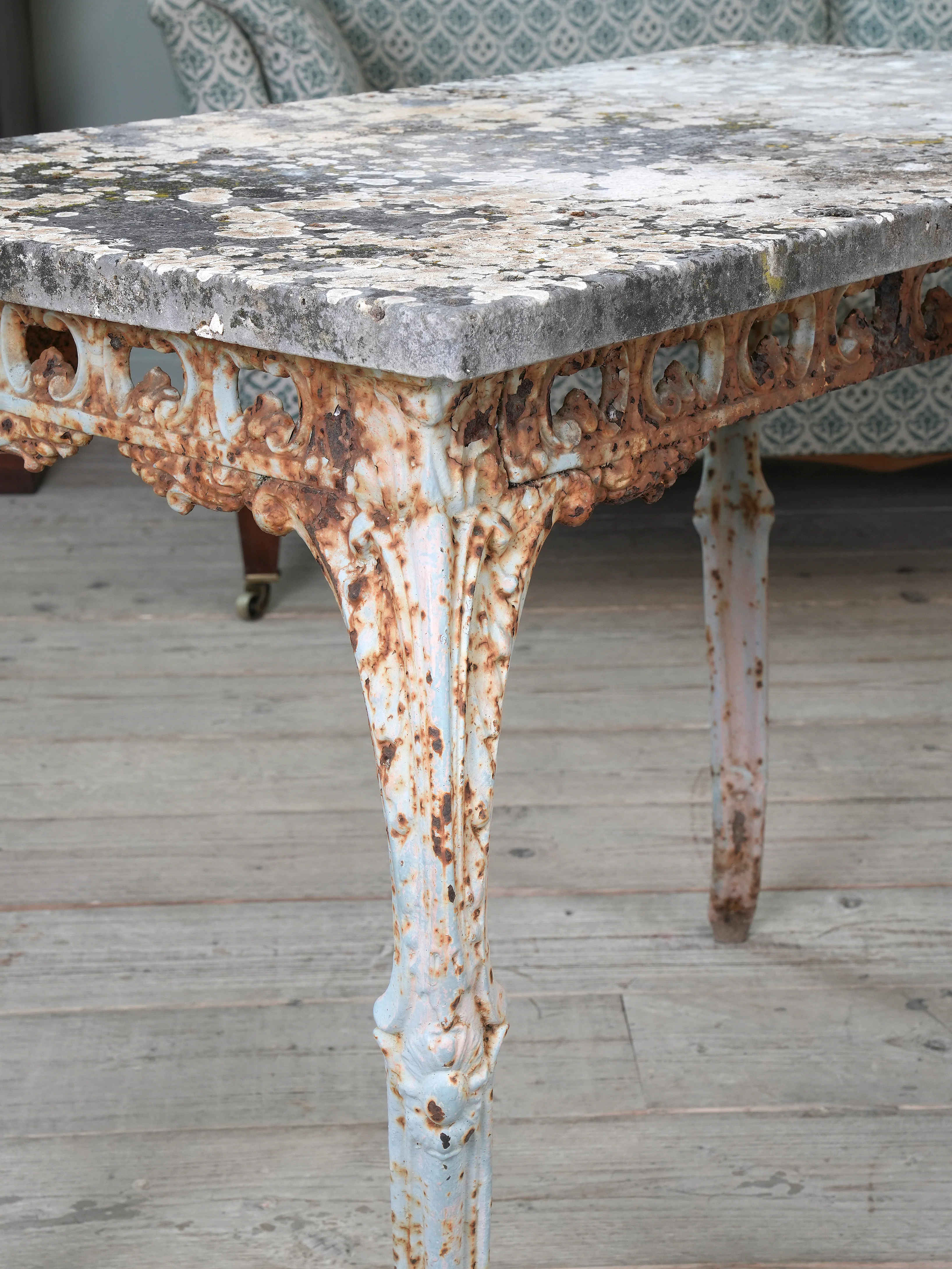 A Pair of Travertine Marble & Cast Iron Orangery Tables - Image 5