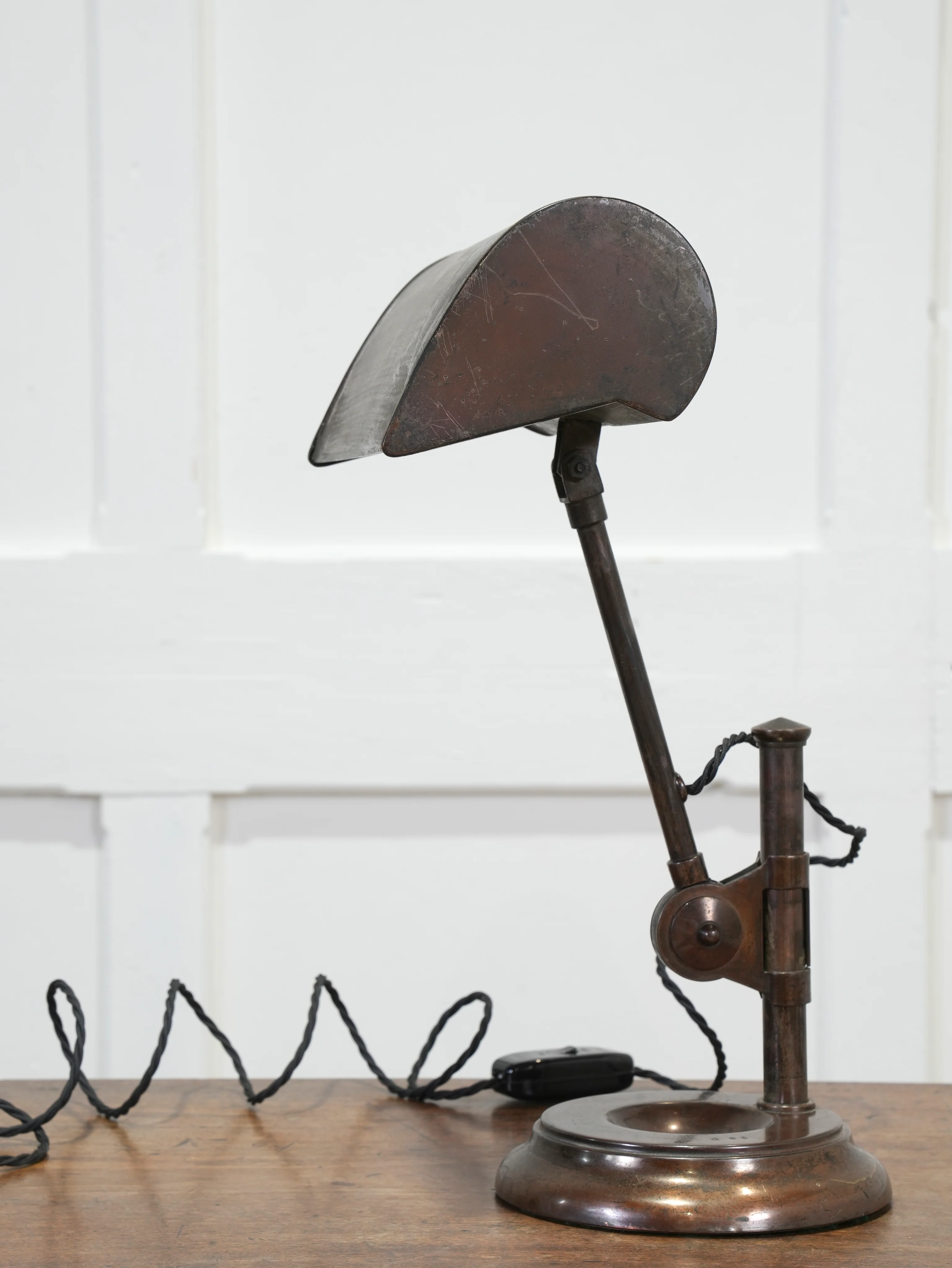 A 1930's Brass Bankers Lamp - Image 10