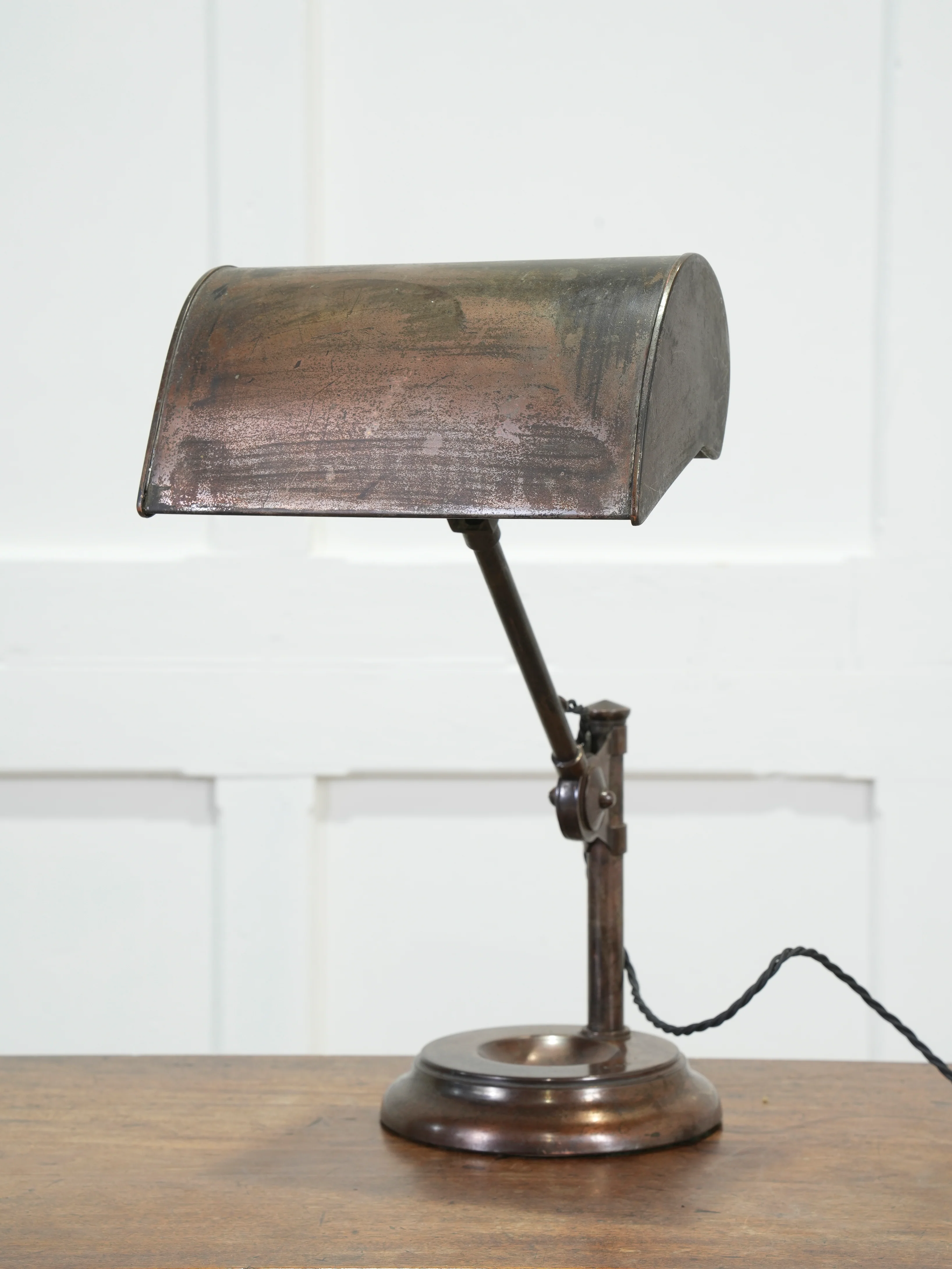 A 1930's Brass Bankers Lamp - Image 7