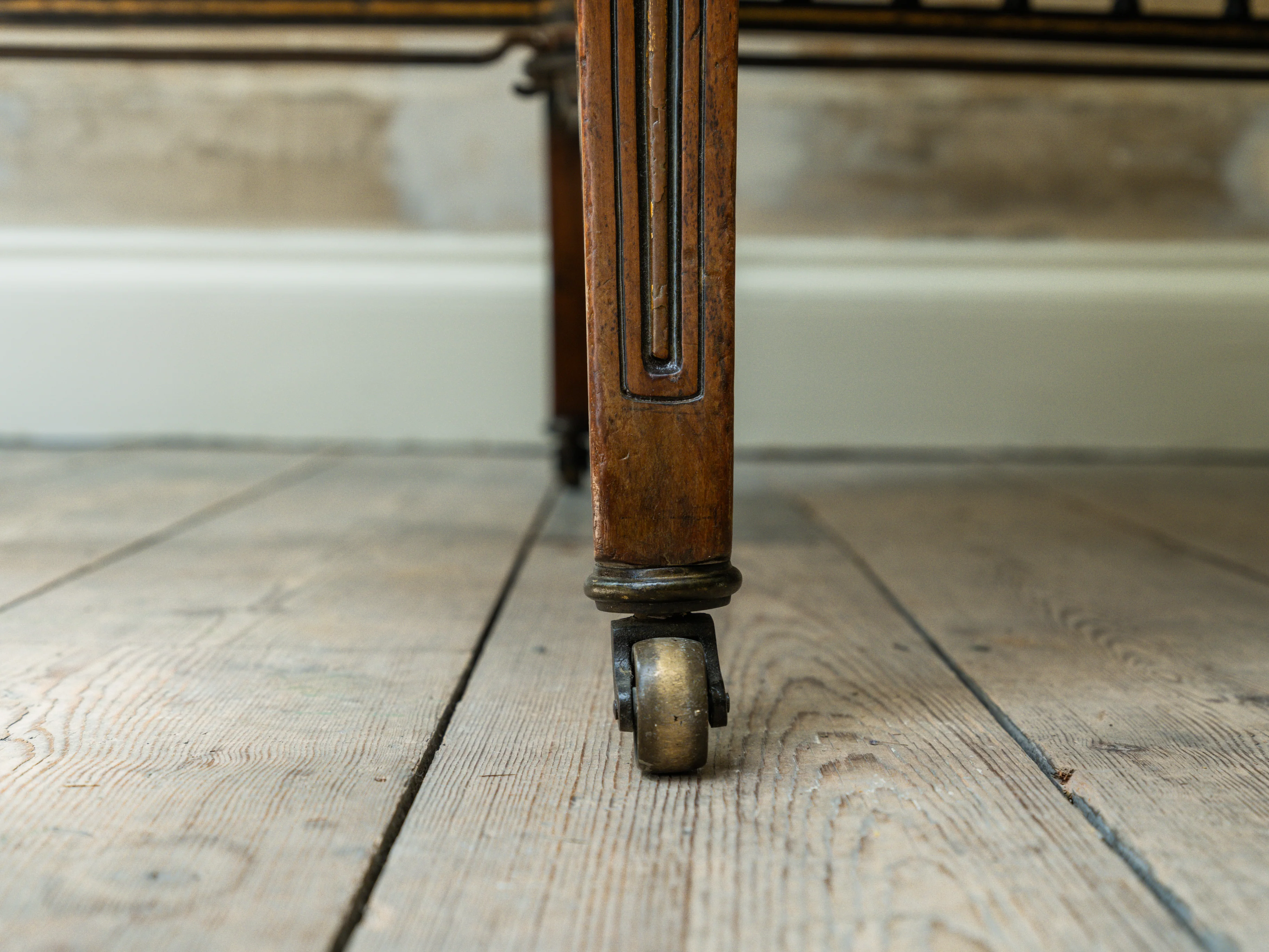 A 19th Century Aesthetic Movement Centre Table - Image 8