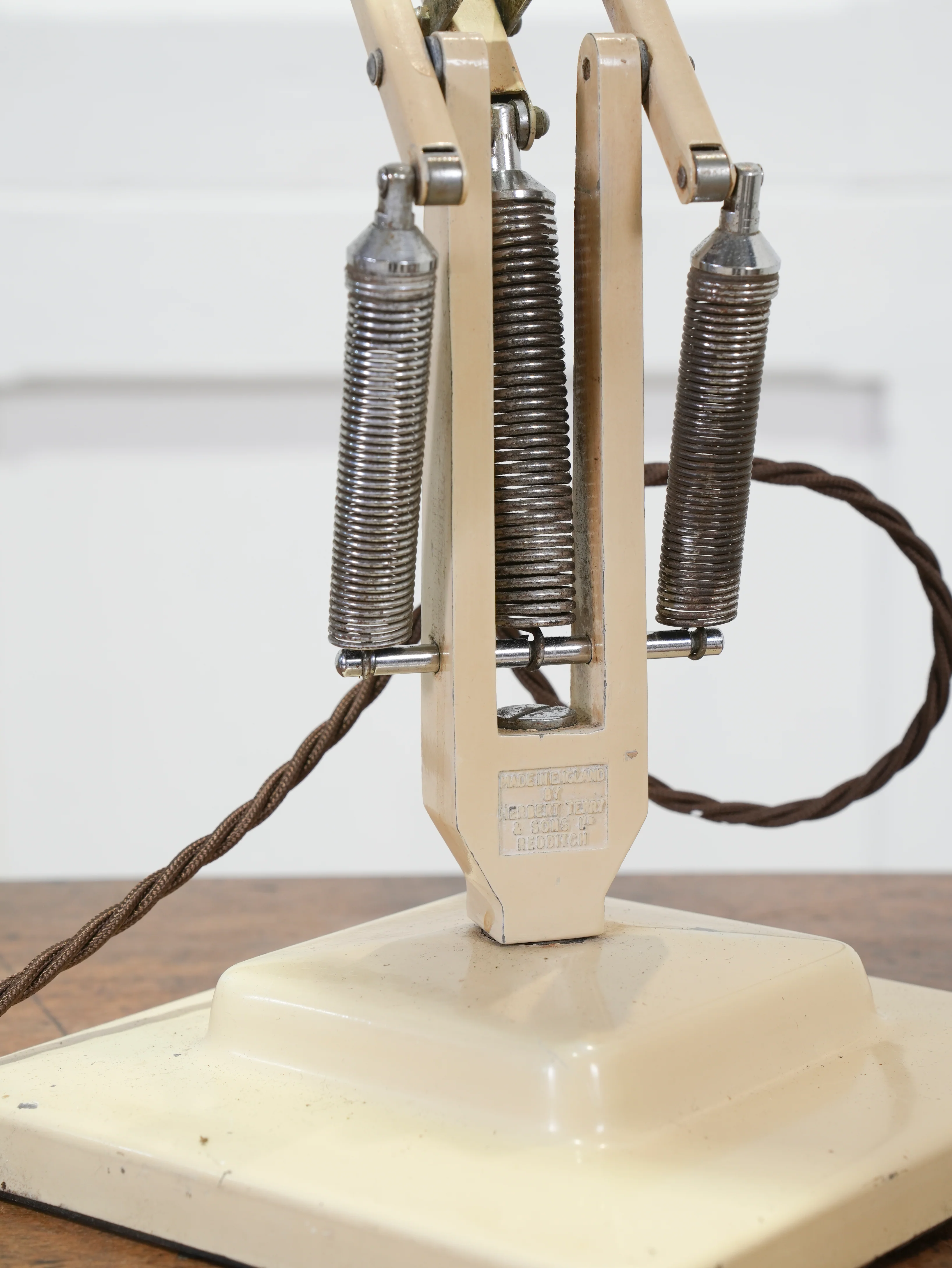 Cream Anglepoise - Image 8