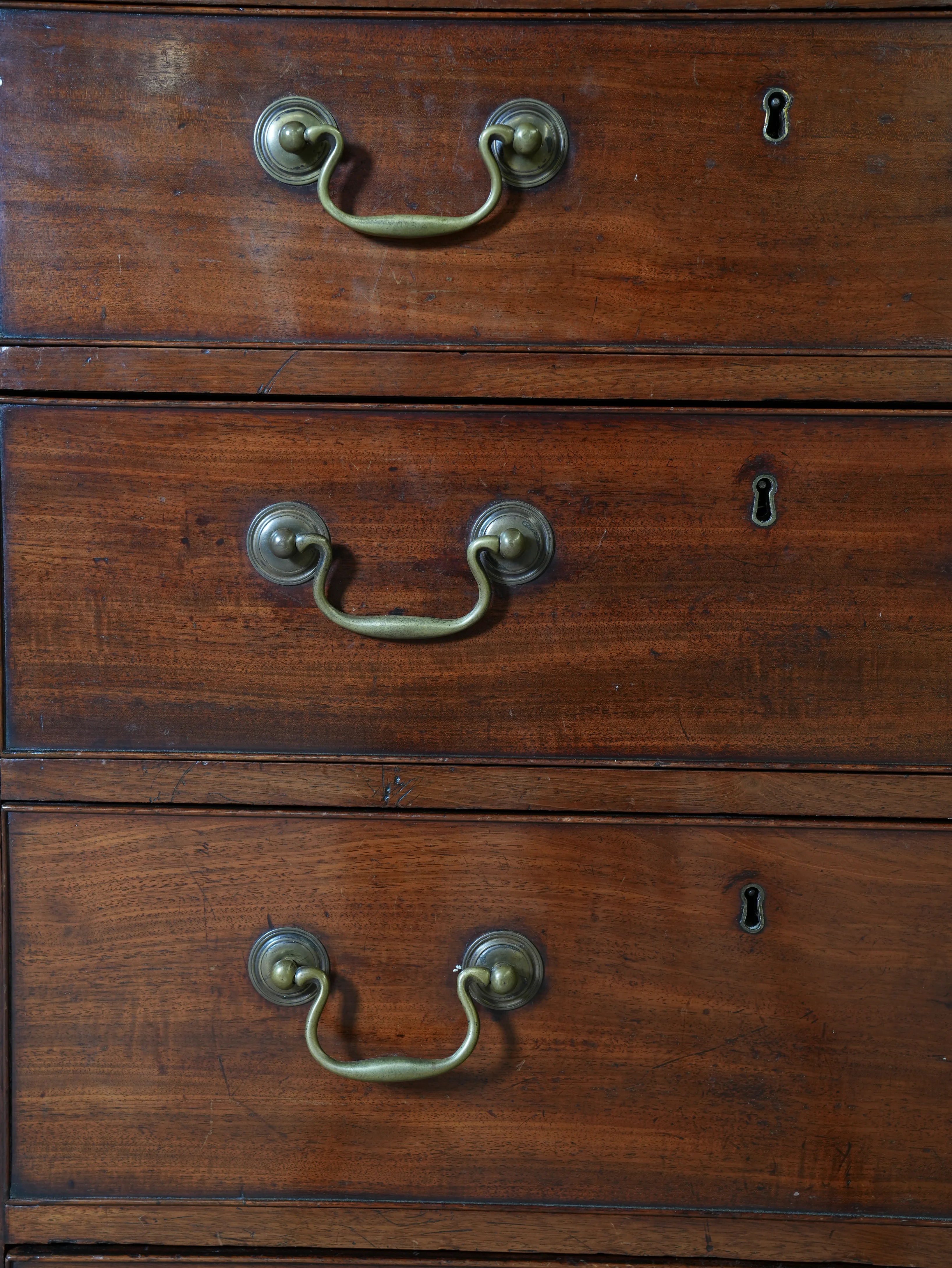 A Large George III Mahogany Breakfront Bookcase - Image 14