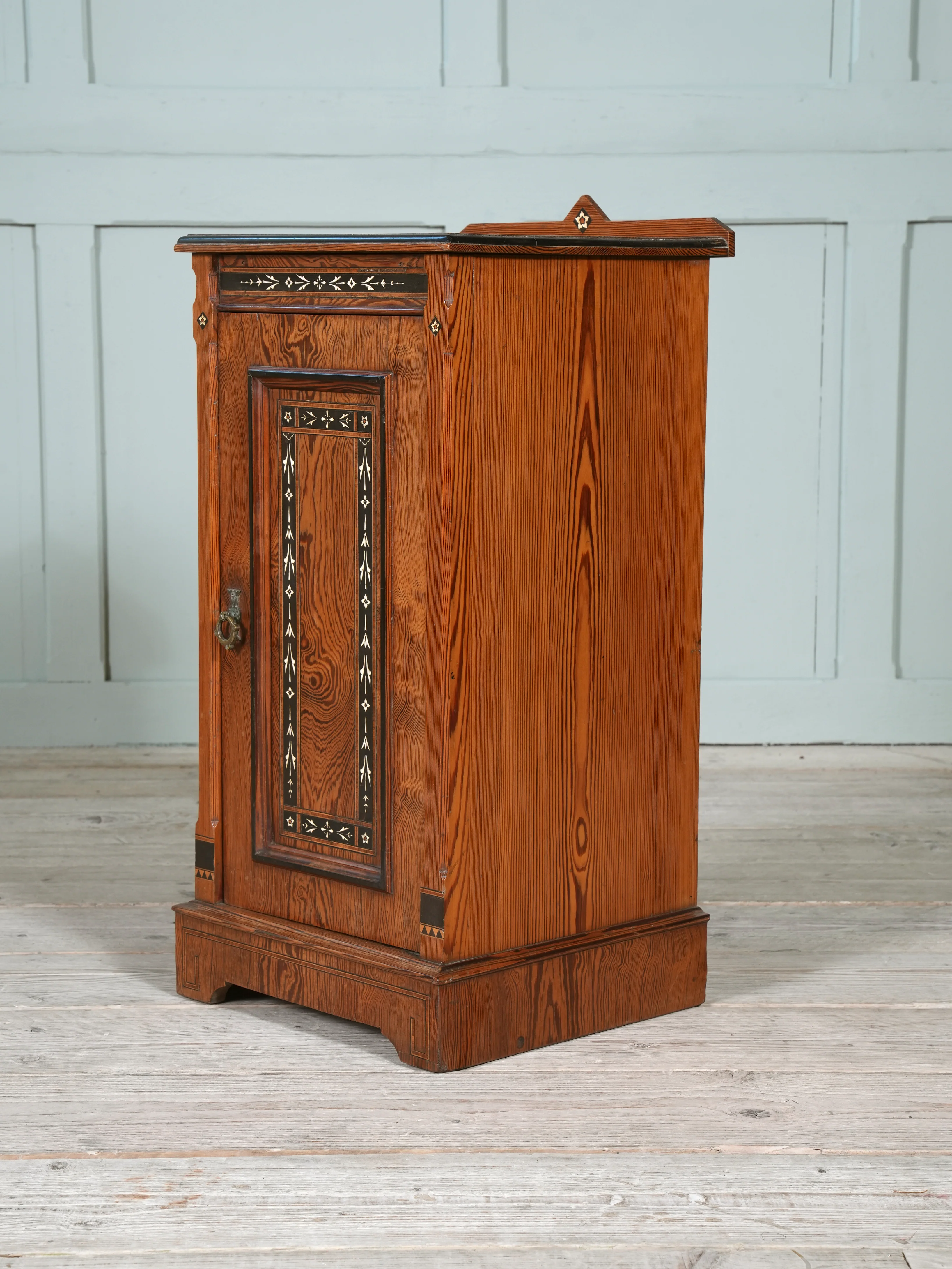 Aesthetic Movement Bedside Cabinet - Image 2