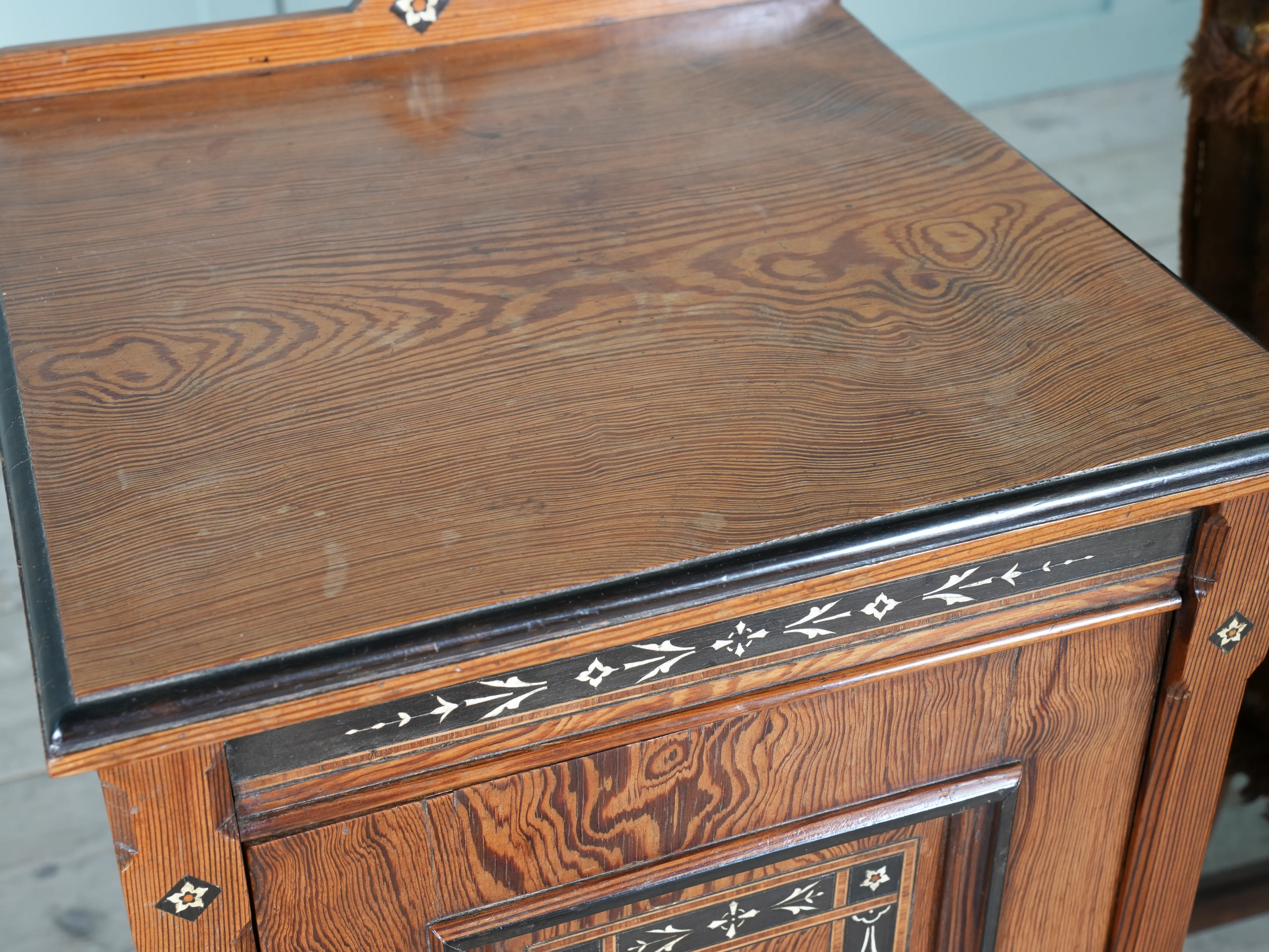 Aesthetic Movement Bedside Cabinet - Image 8