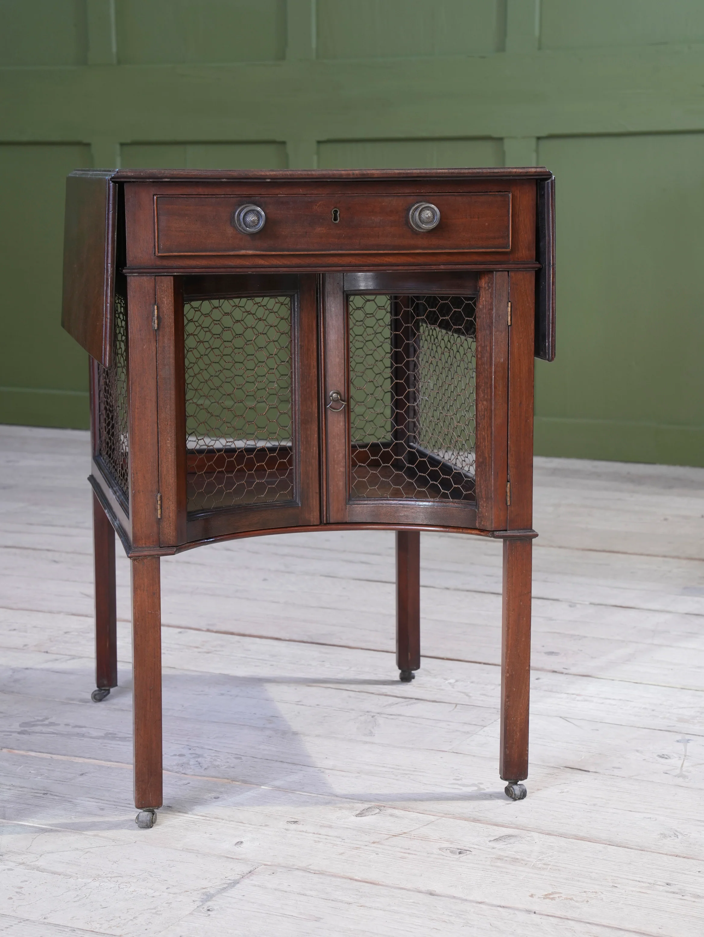 A Chippendale Period Pembroke Supper Table - Image 2