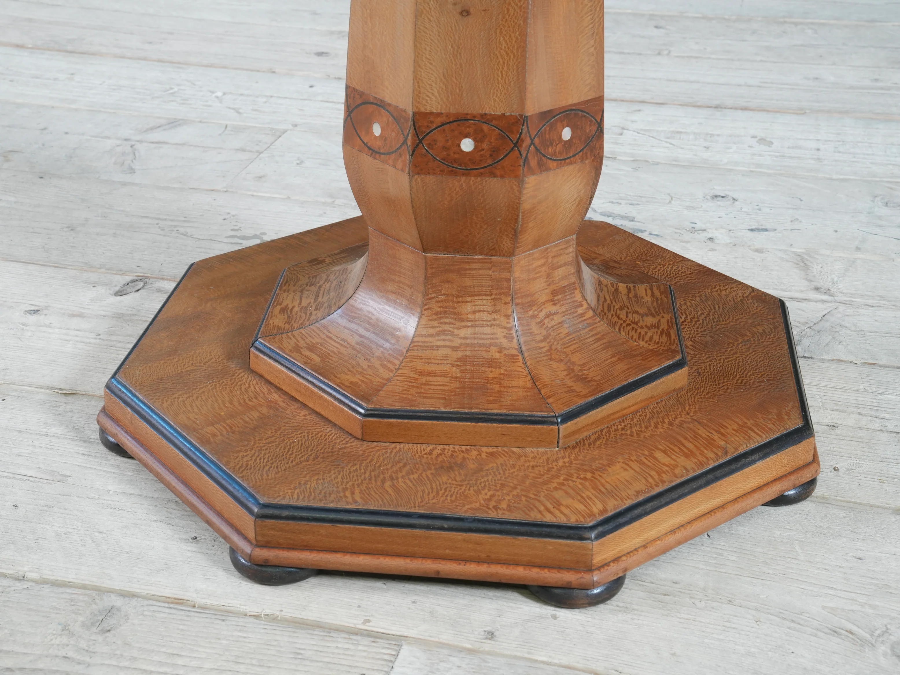 A Lace Wood & Oak Centre Table - Image 12