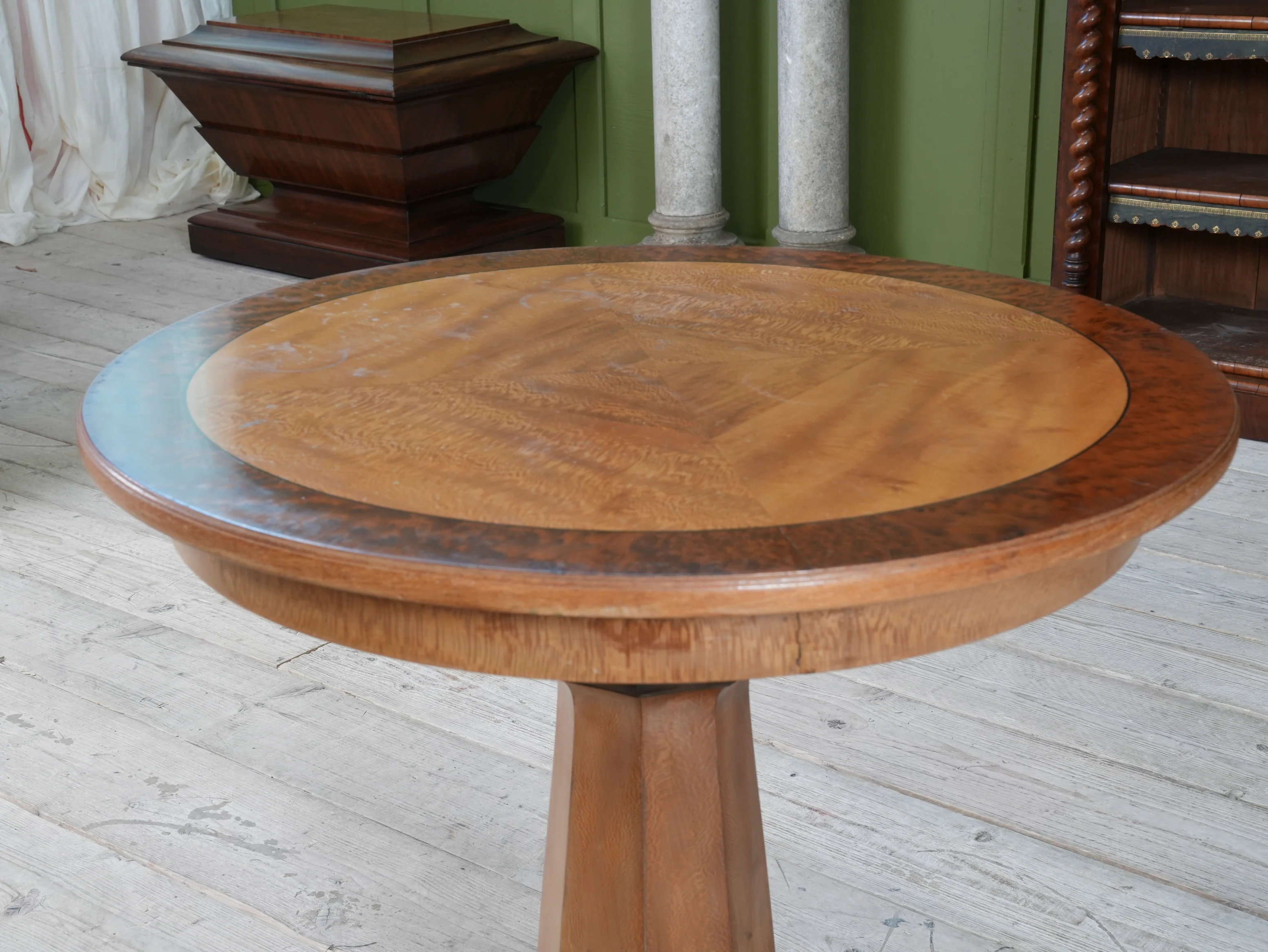 A Lace Wood & Oak Centre Table - Image 4