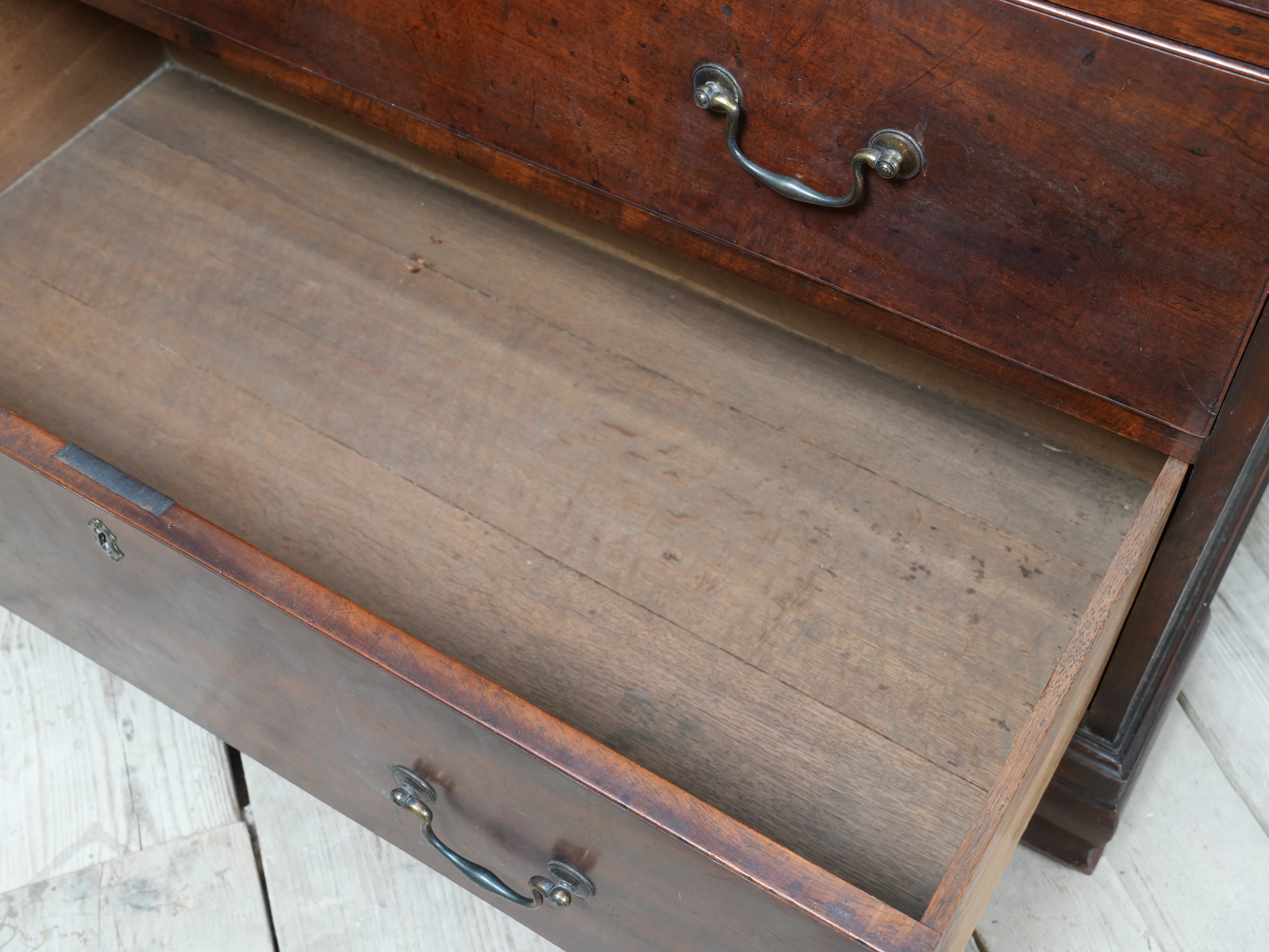 A Early 19th Century Mahogany Chest of Drawers - Image 17
