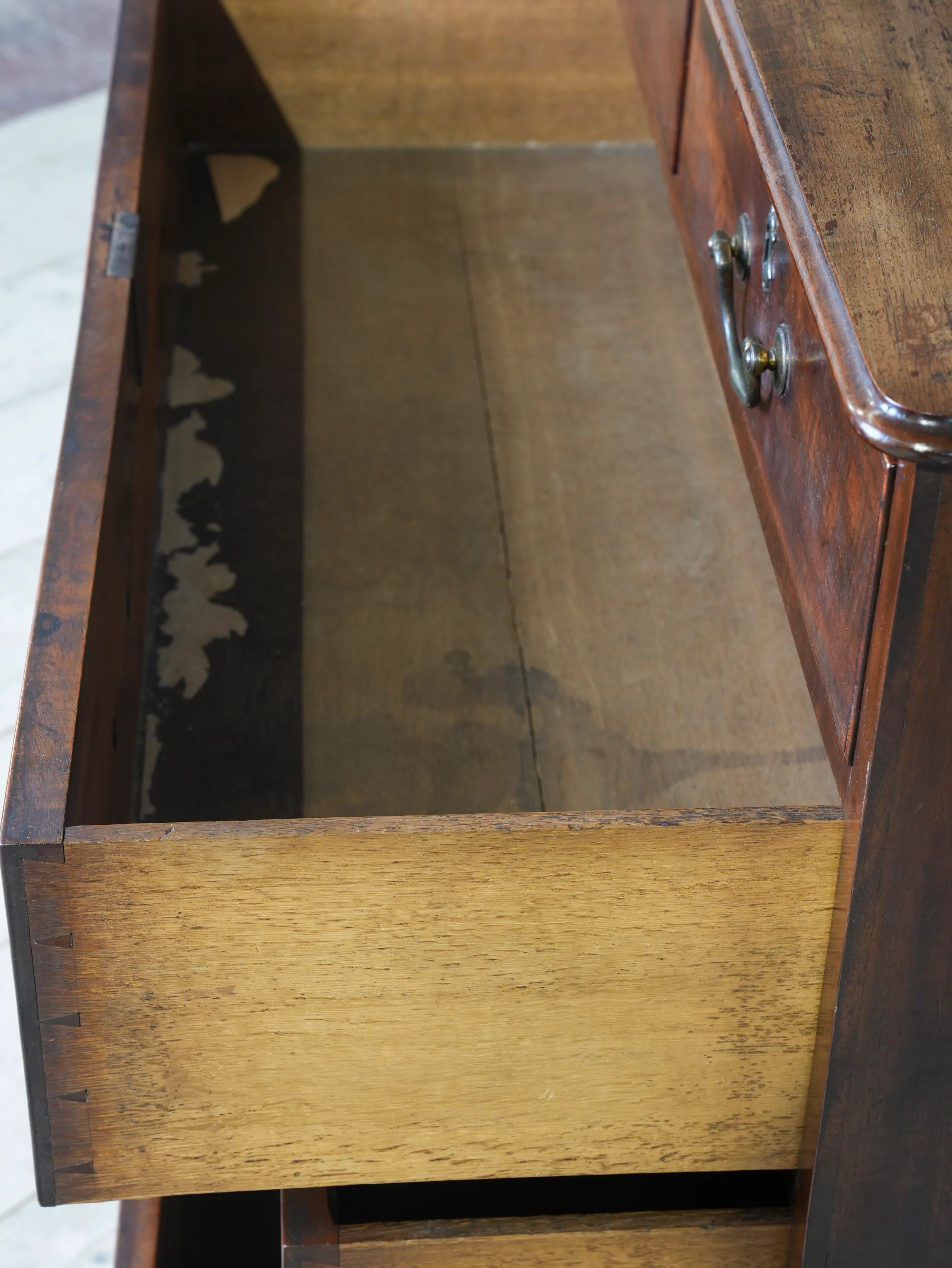 A Early 19th Century Mahogany Chest of Drawers - Image 2
