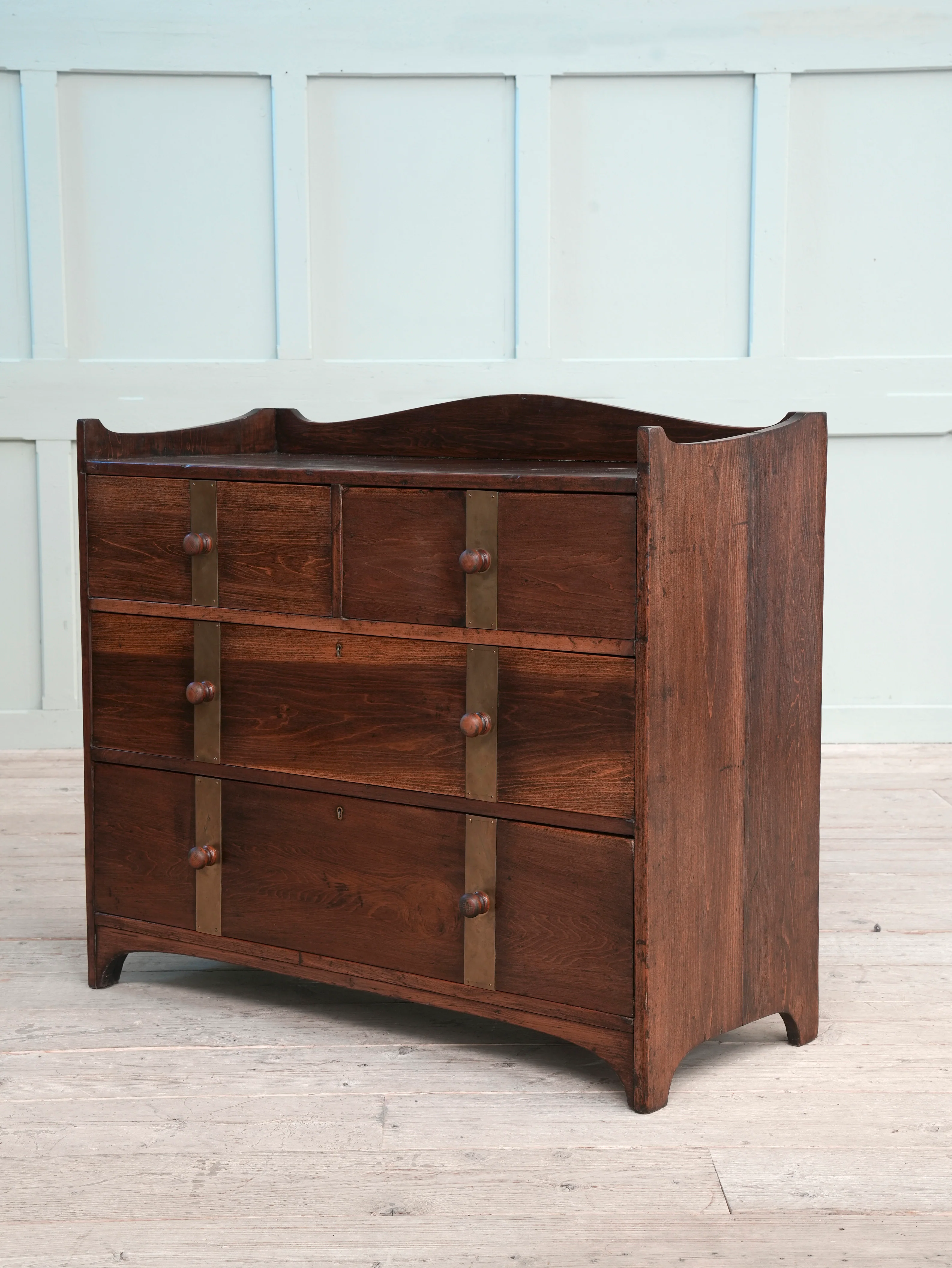 Early 20th Century English Chest of Drawers - Image 4