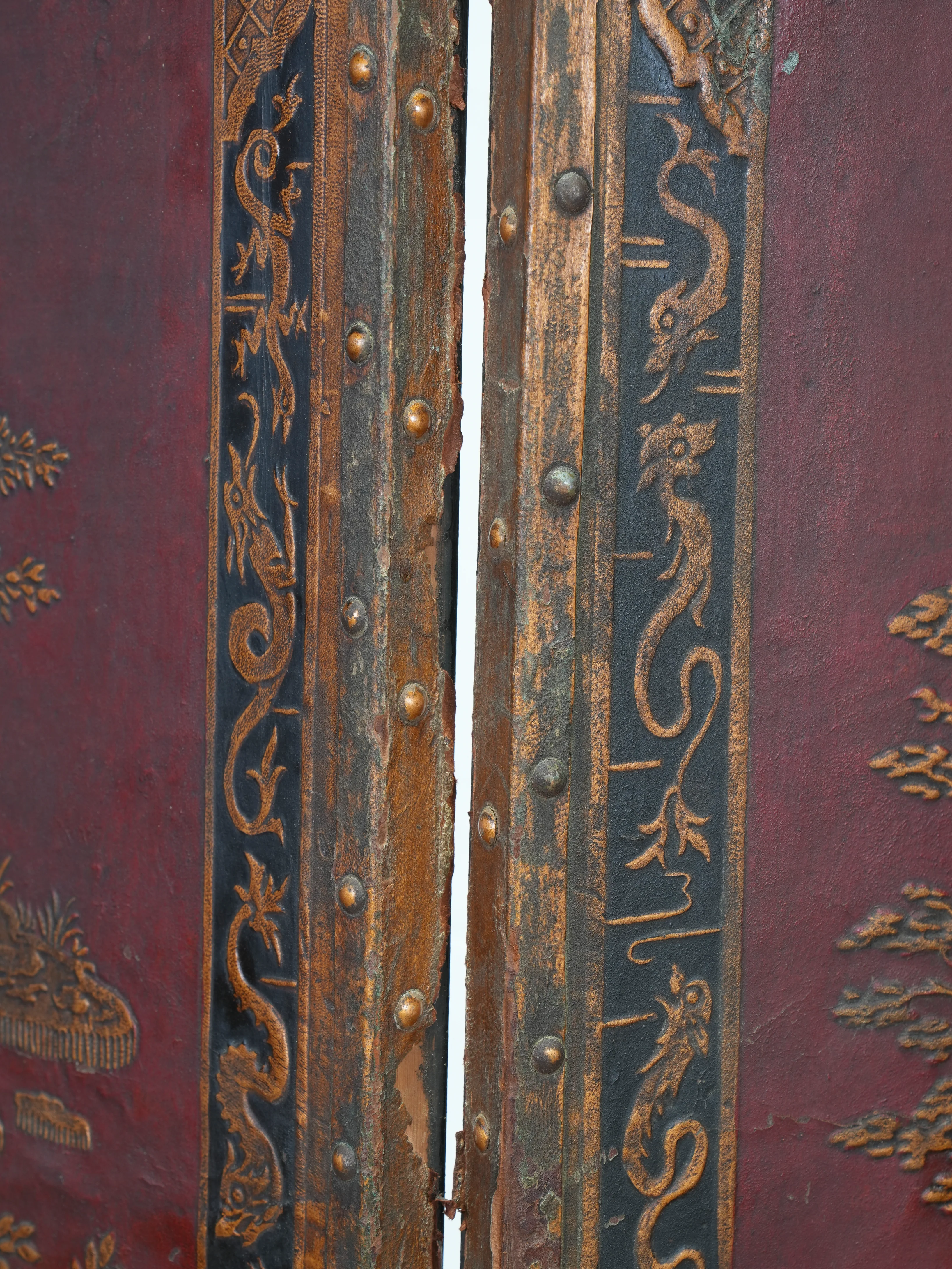 A 19th Century Leather Chinoiserie Room Screen - Image 8
