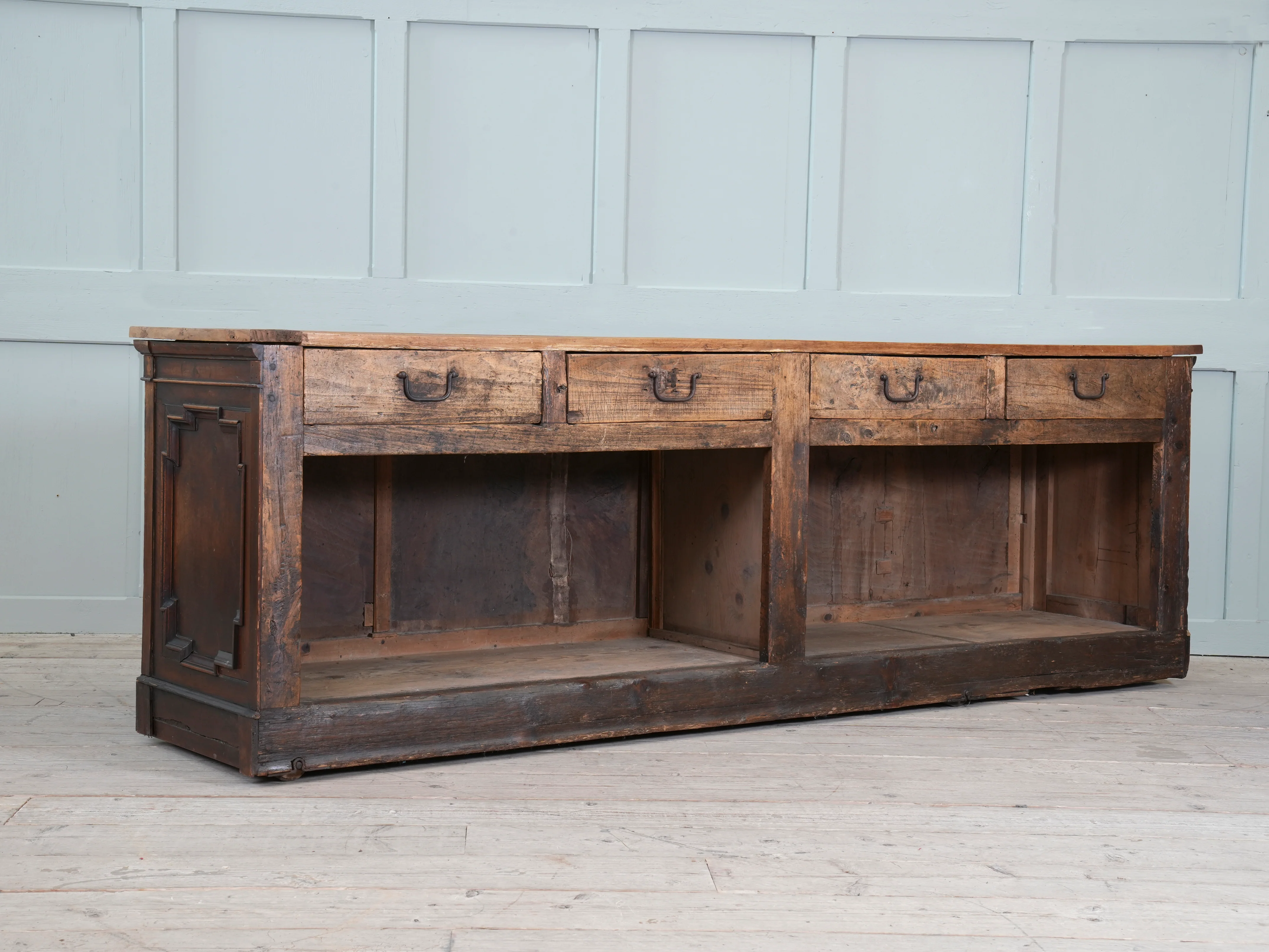 A 19th Century Italian Shop Counter - Image 14