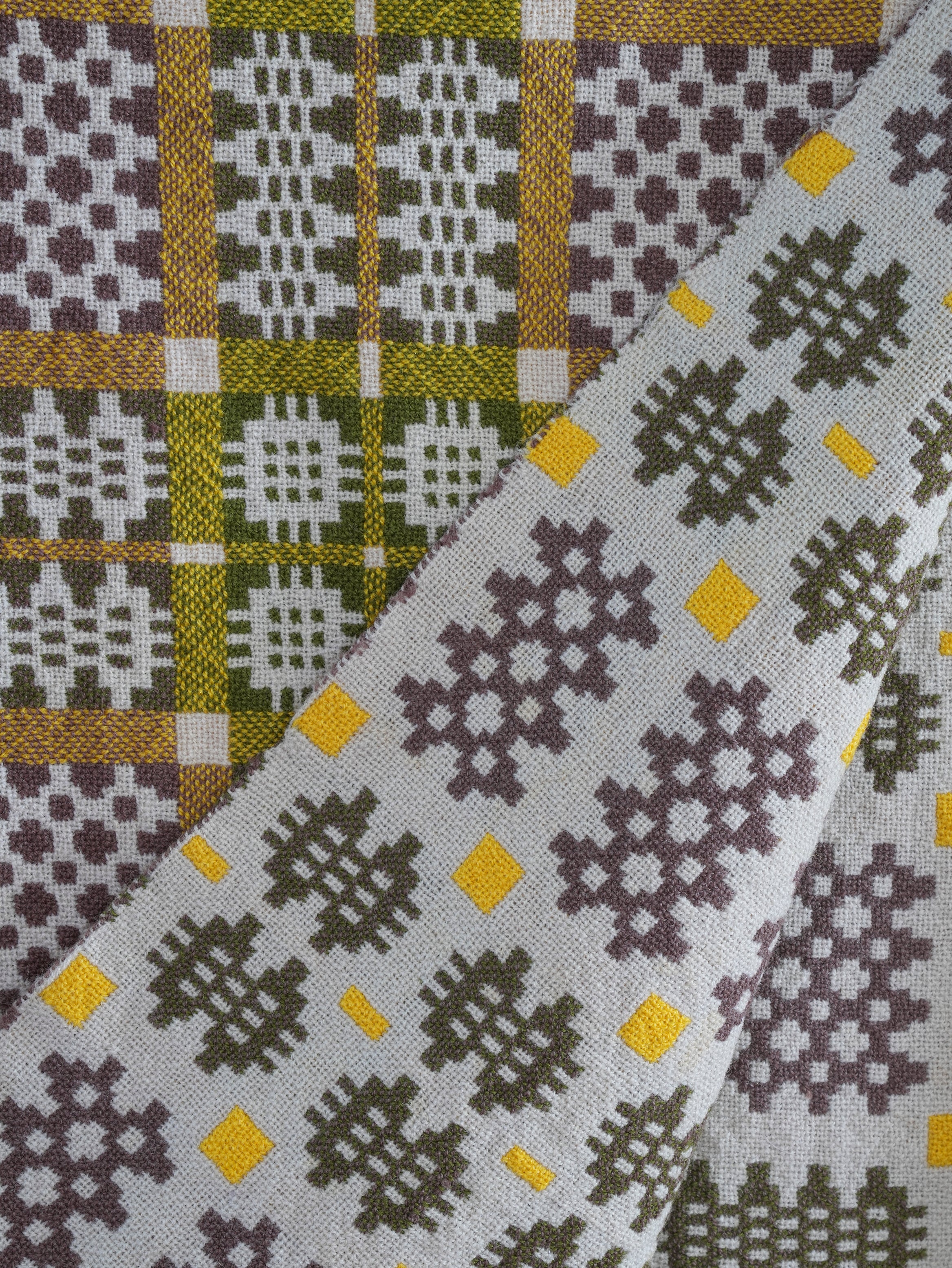 A Cream & Moss Green Welsh Tapestry Blanket - Image 6