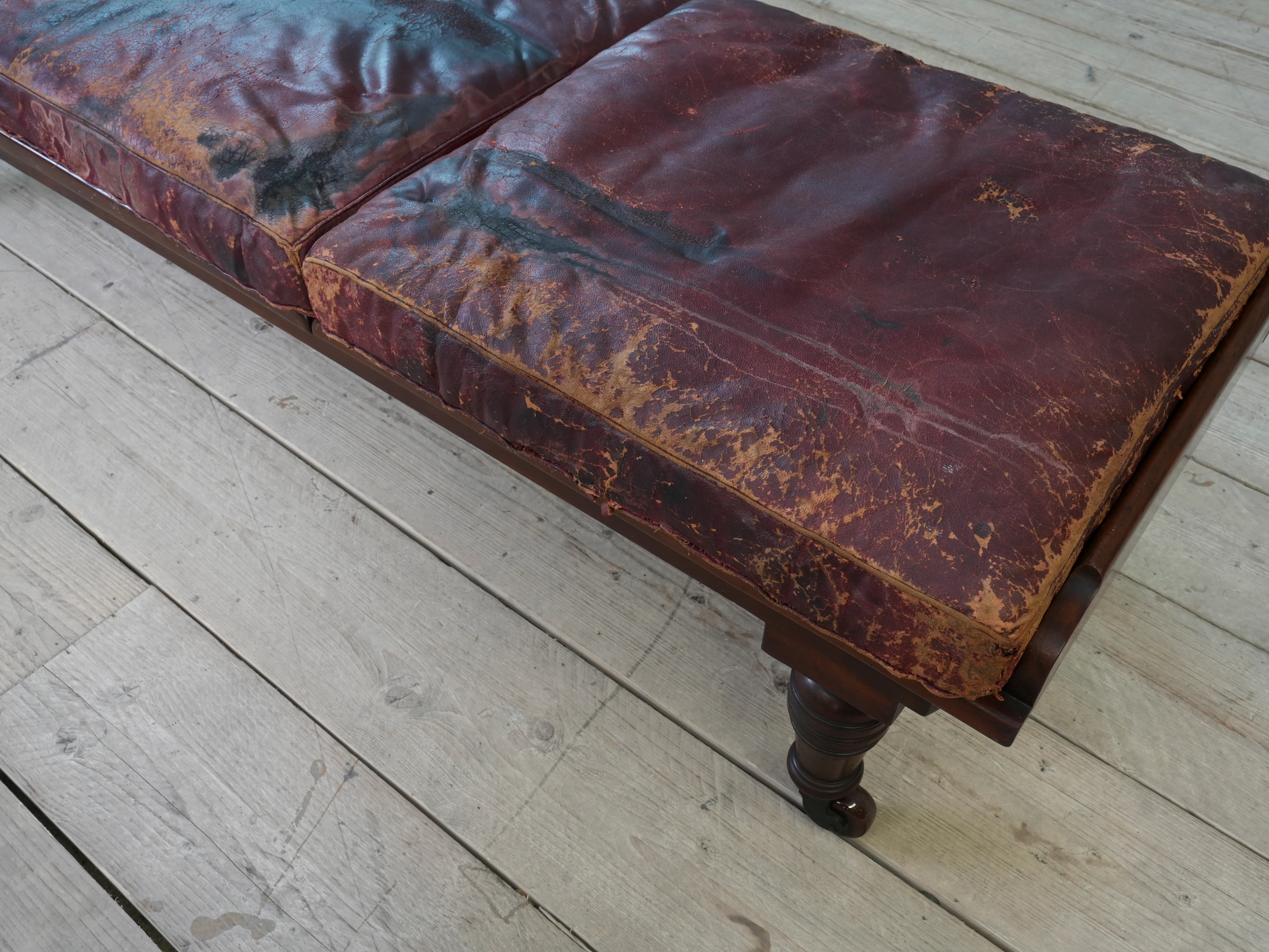 A Campaign Day Bed - Image 10