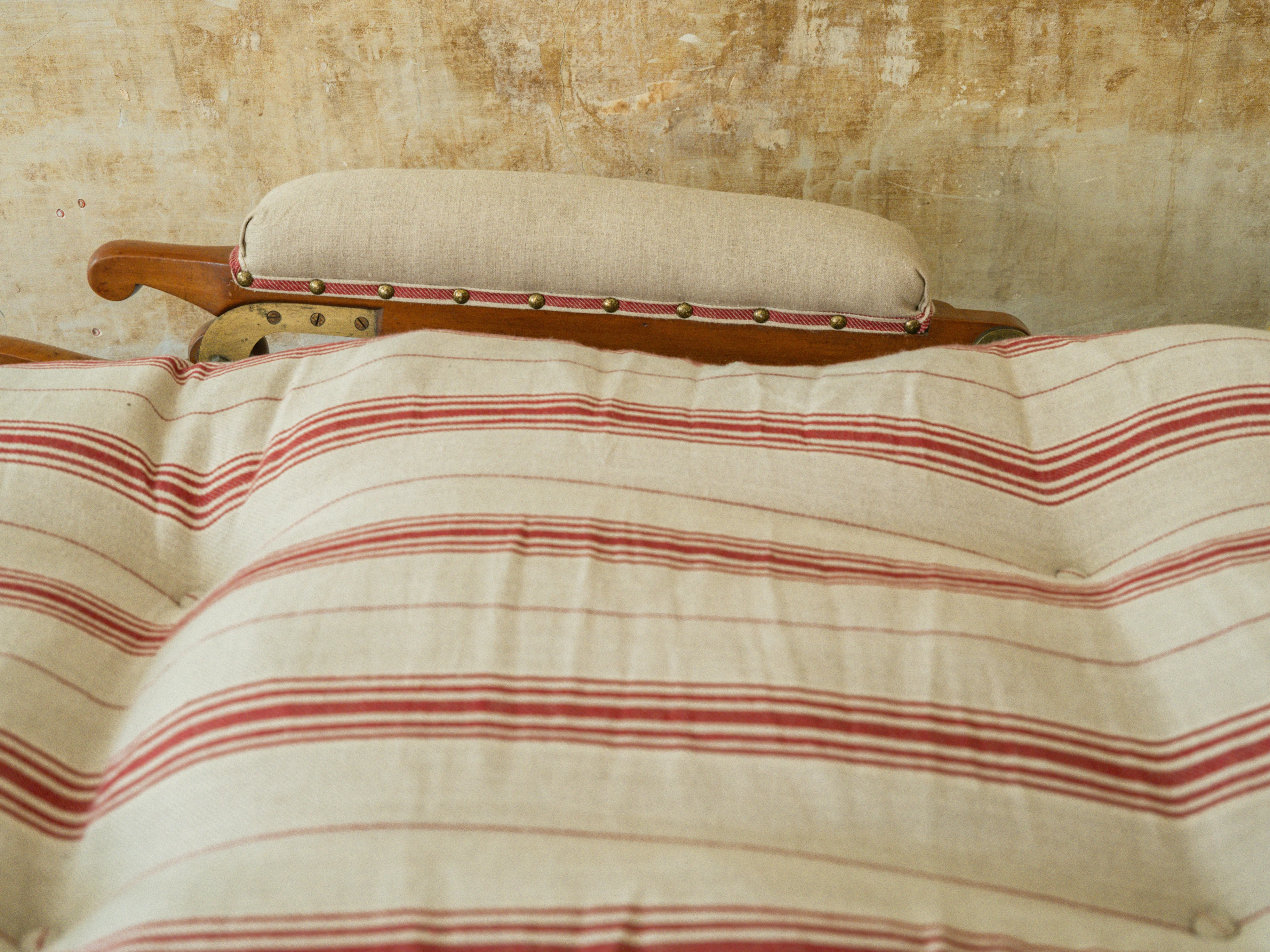 A Large 19th Century Bespoke Day Bed - Image 22