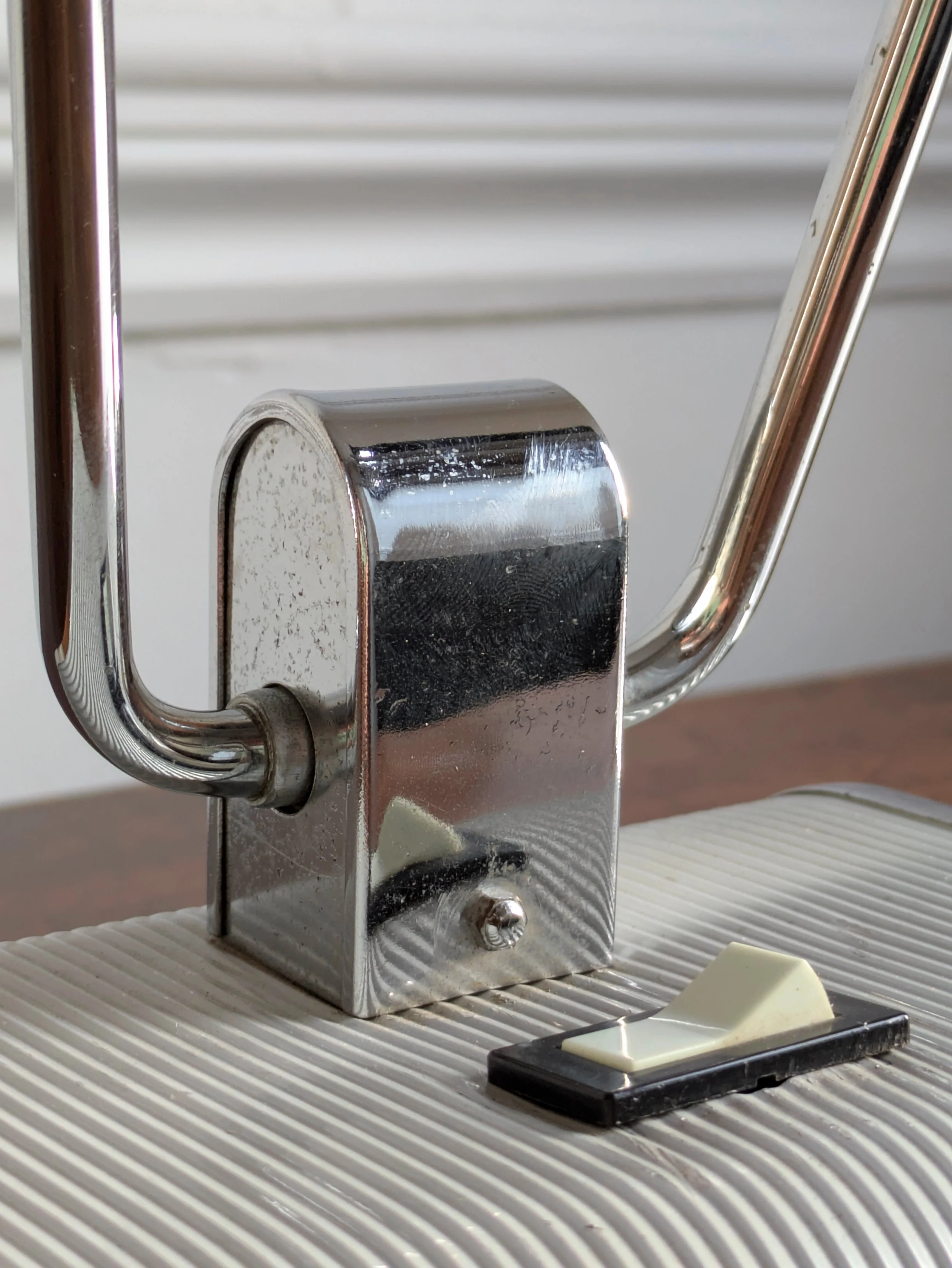 A No 71 Desk Lamp, Eileen Gray for Jumo - Image 7