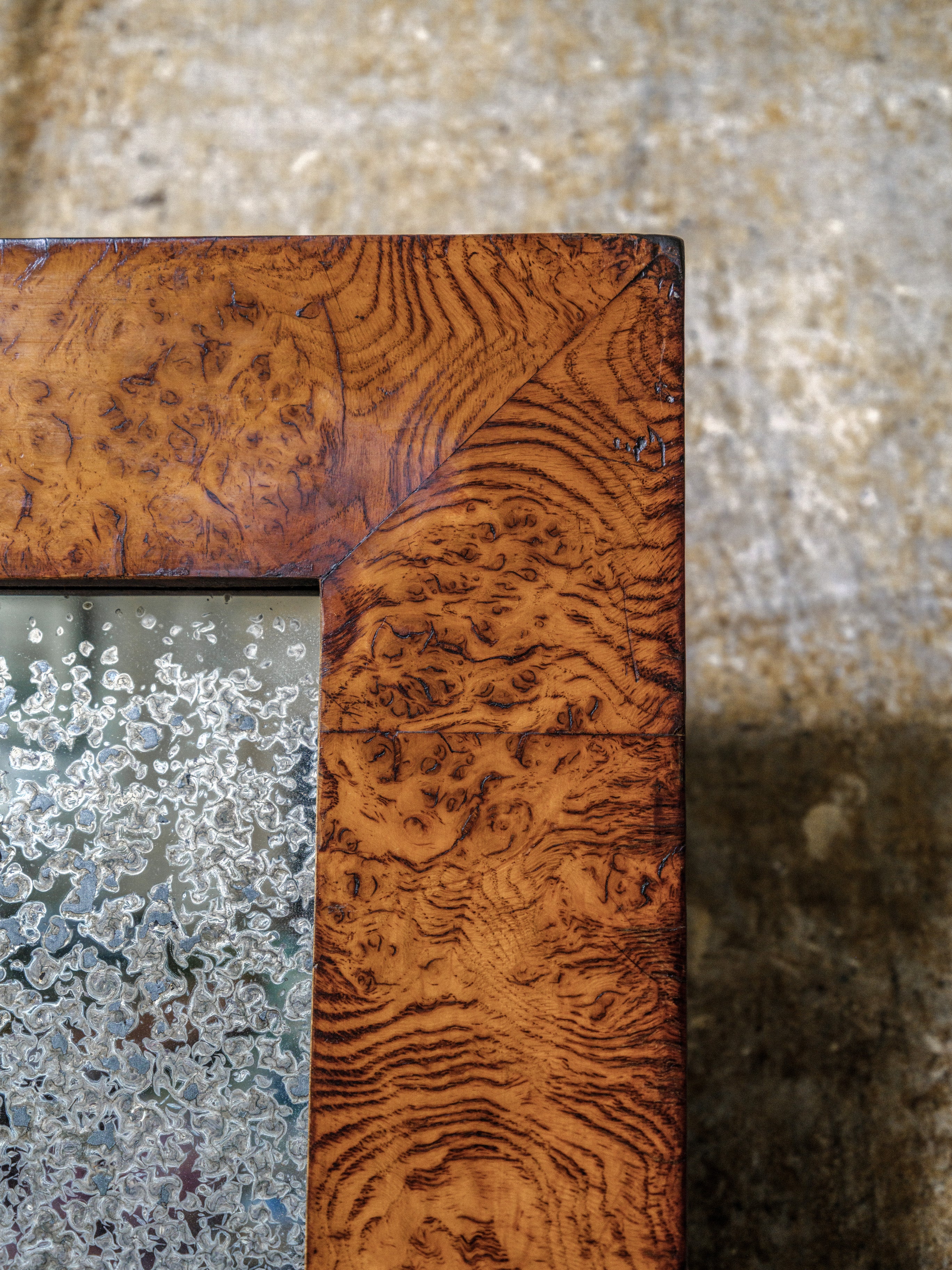 A George IV Burr Oak Mirror - Image 4