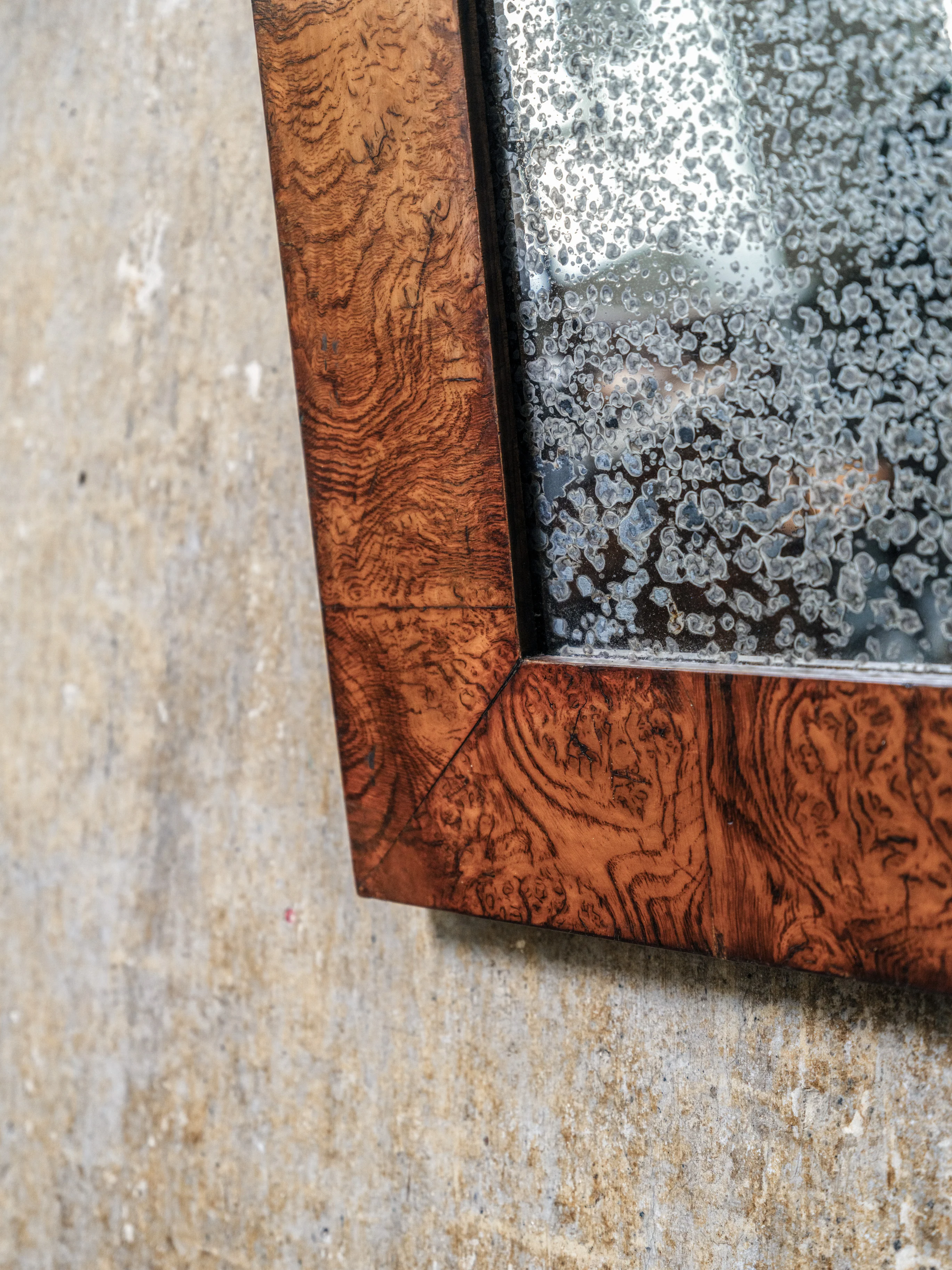 A George IV Burr Oak Mirror - Image 6