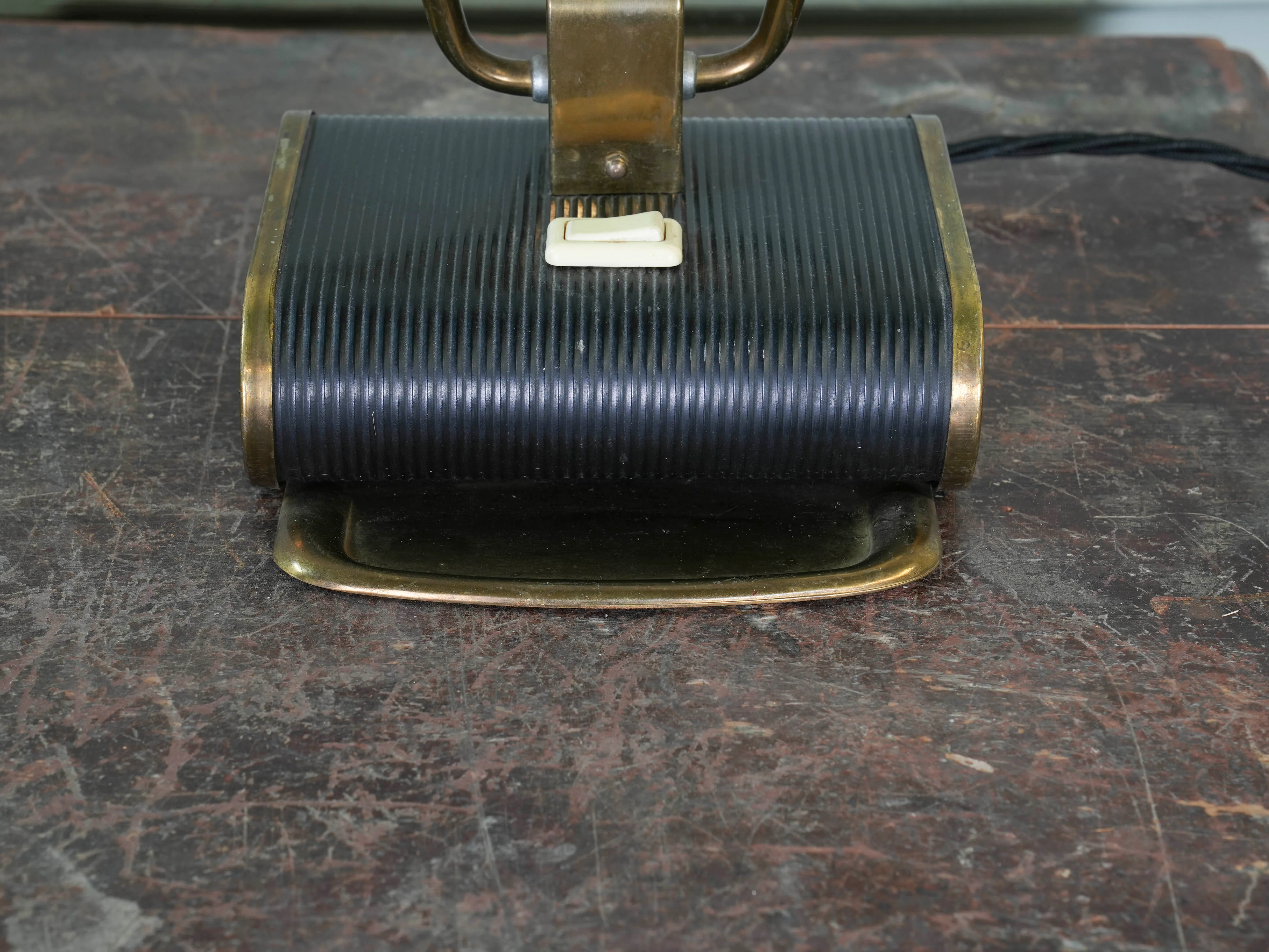 An Eileen Grey No 71 Desk Lamp - Image 8