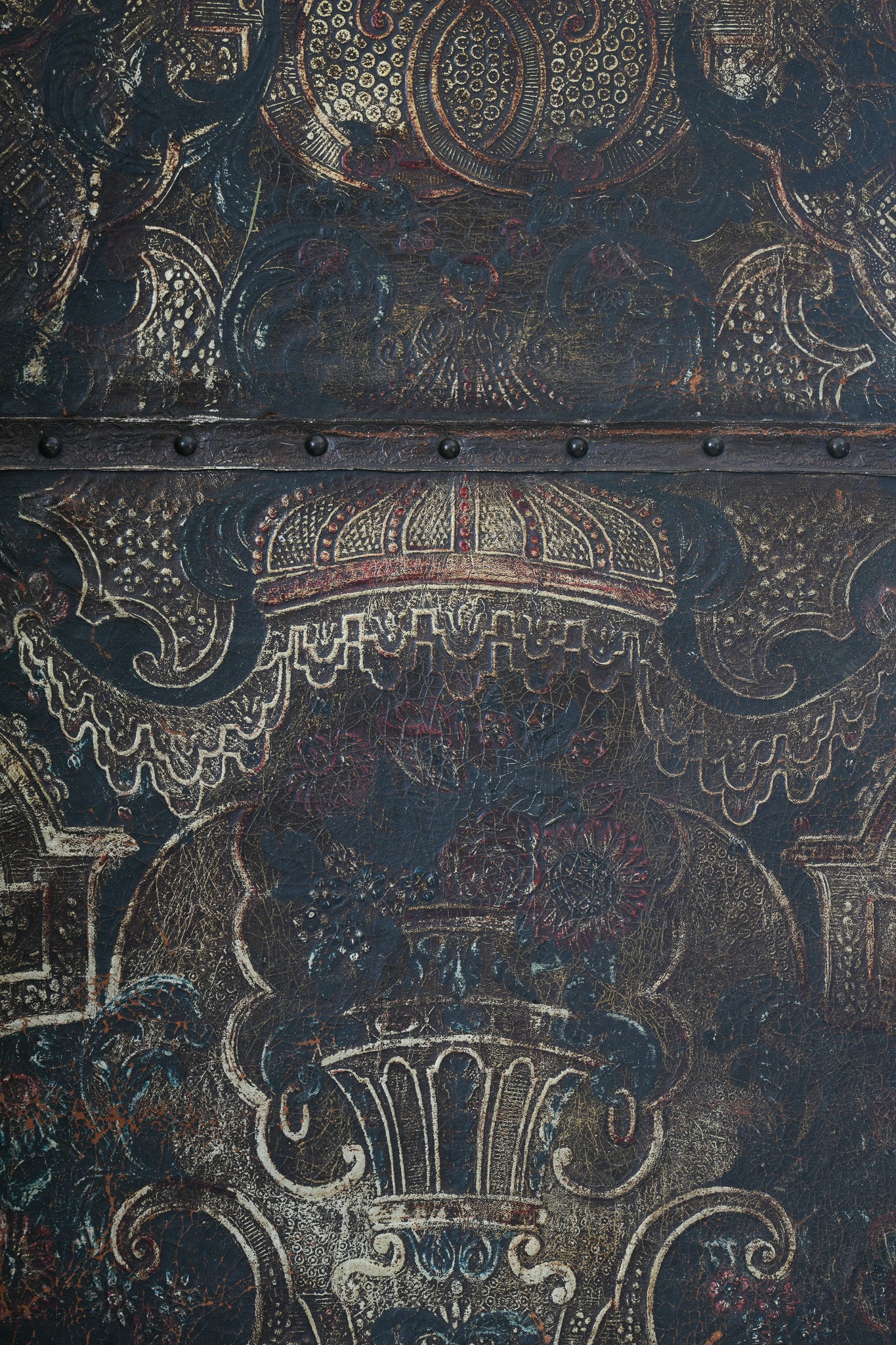 An 18th Century Leather Room Screen - Image 5