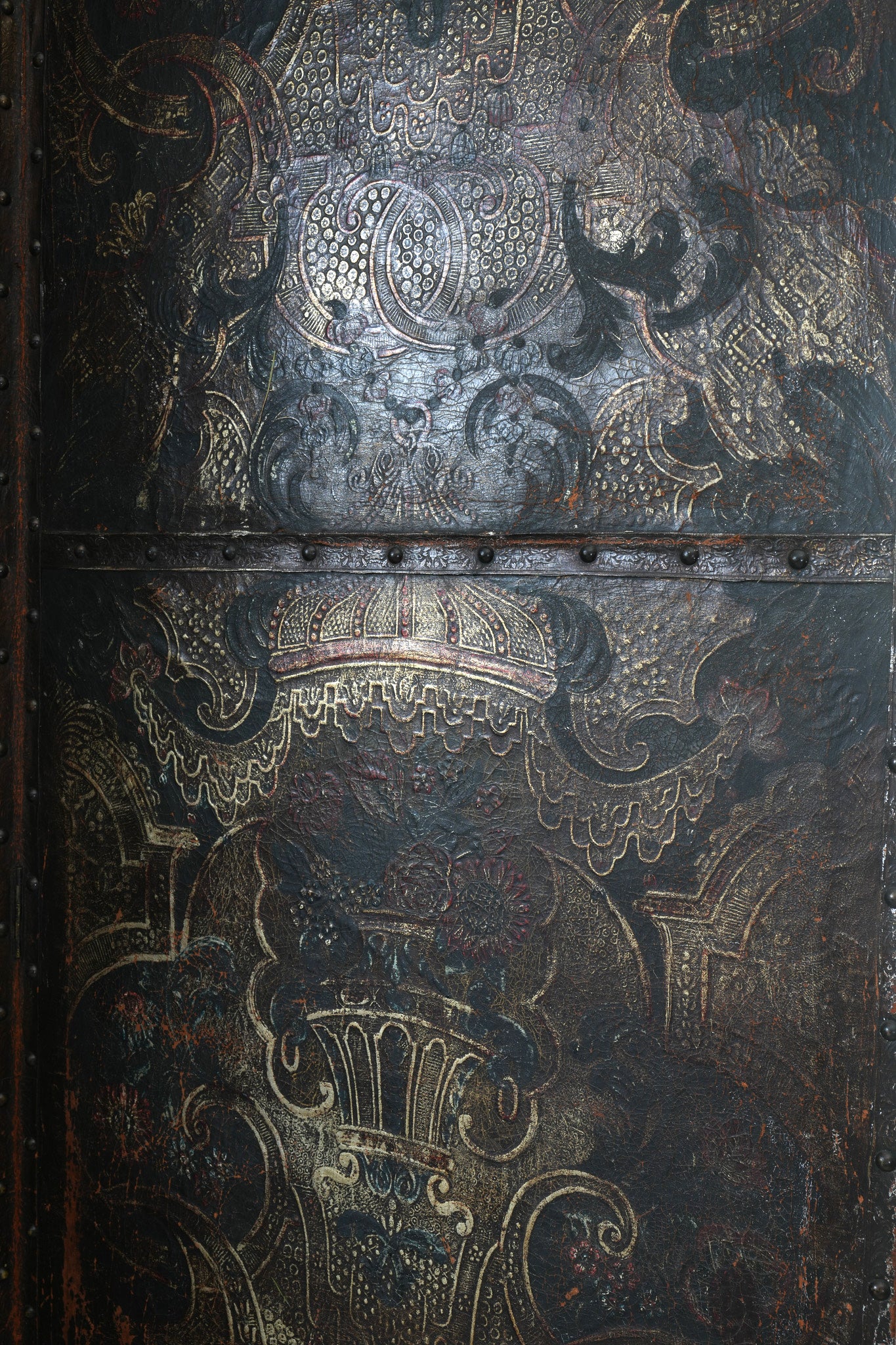 An 18th Century Leather Room Screen - Image 9