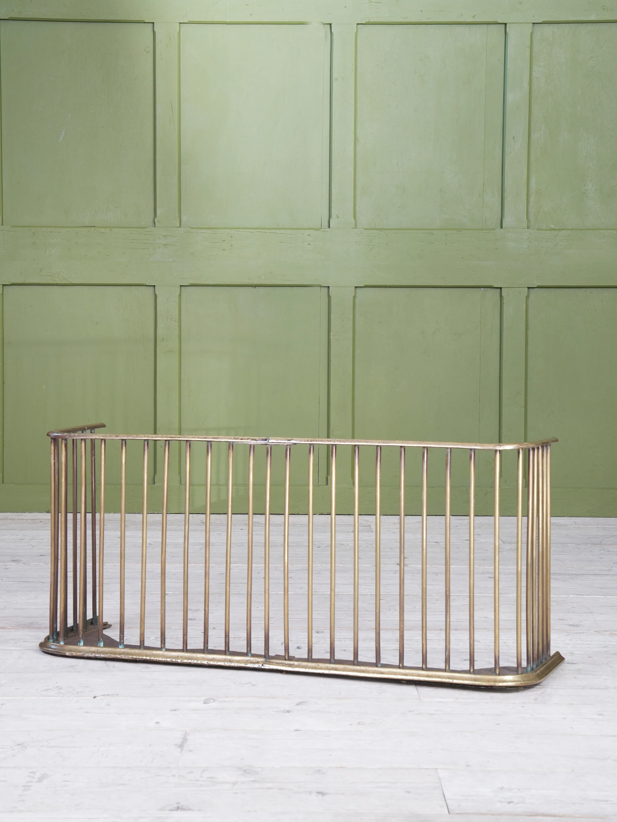 A 19th Century Brass Fender - Image 2