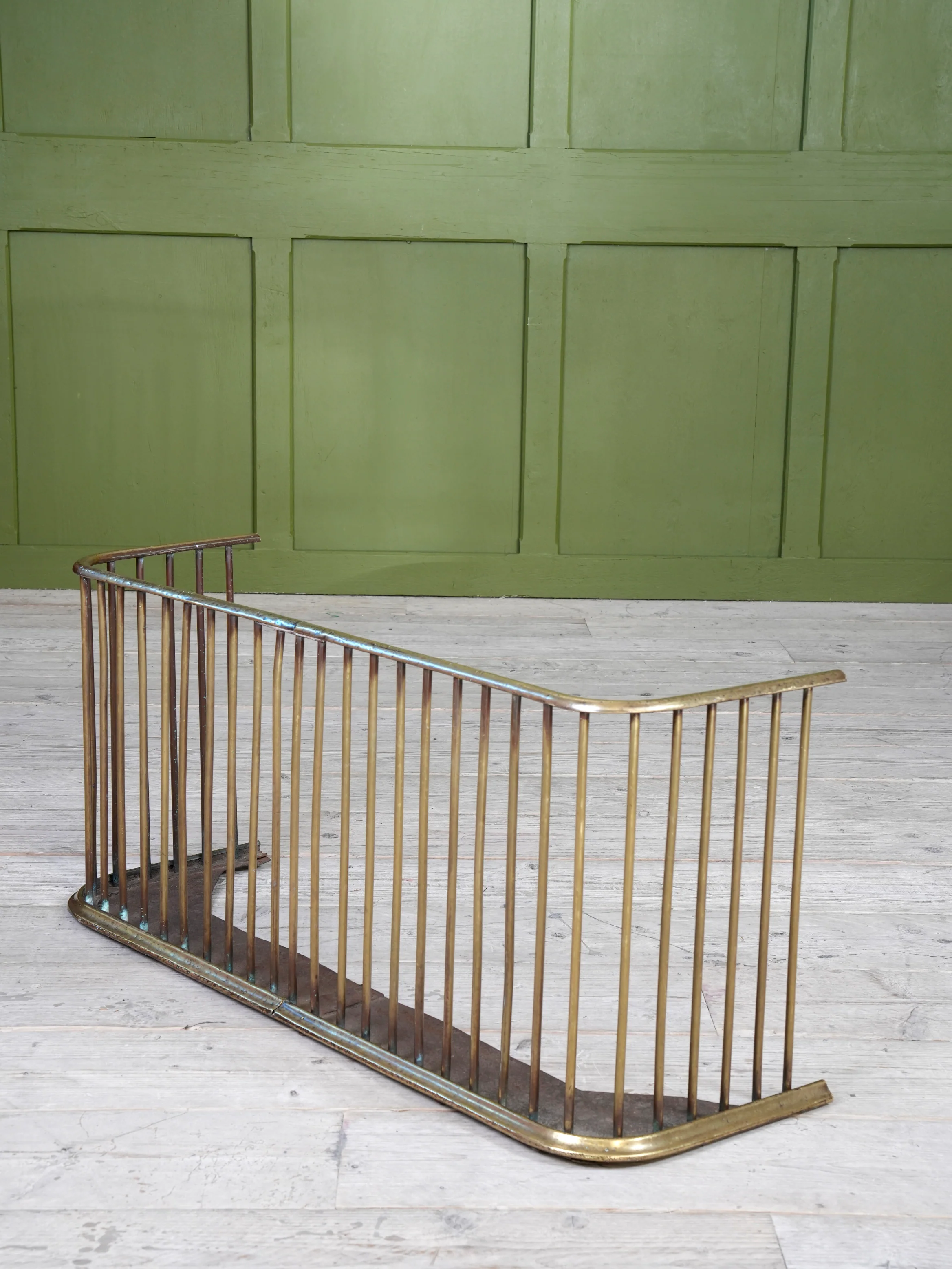 A 19th Century Brass Fender - Image 6