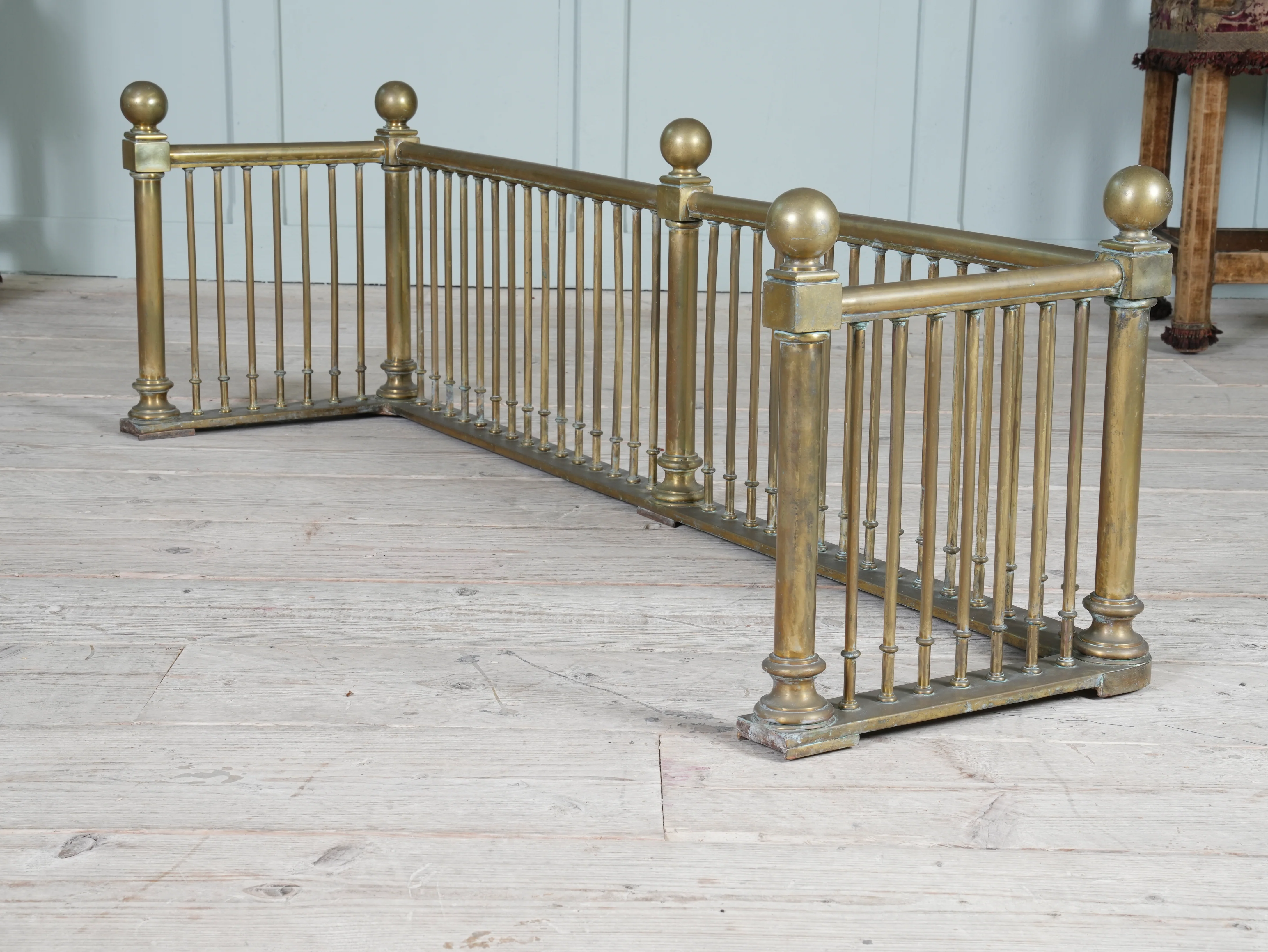 A 19th Century Brass Fender - Image 8
