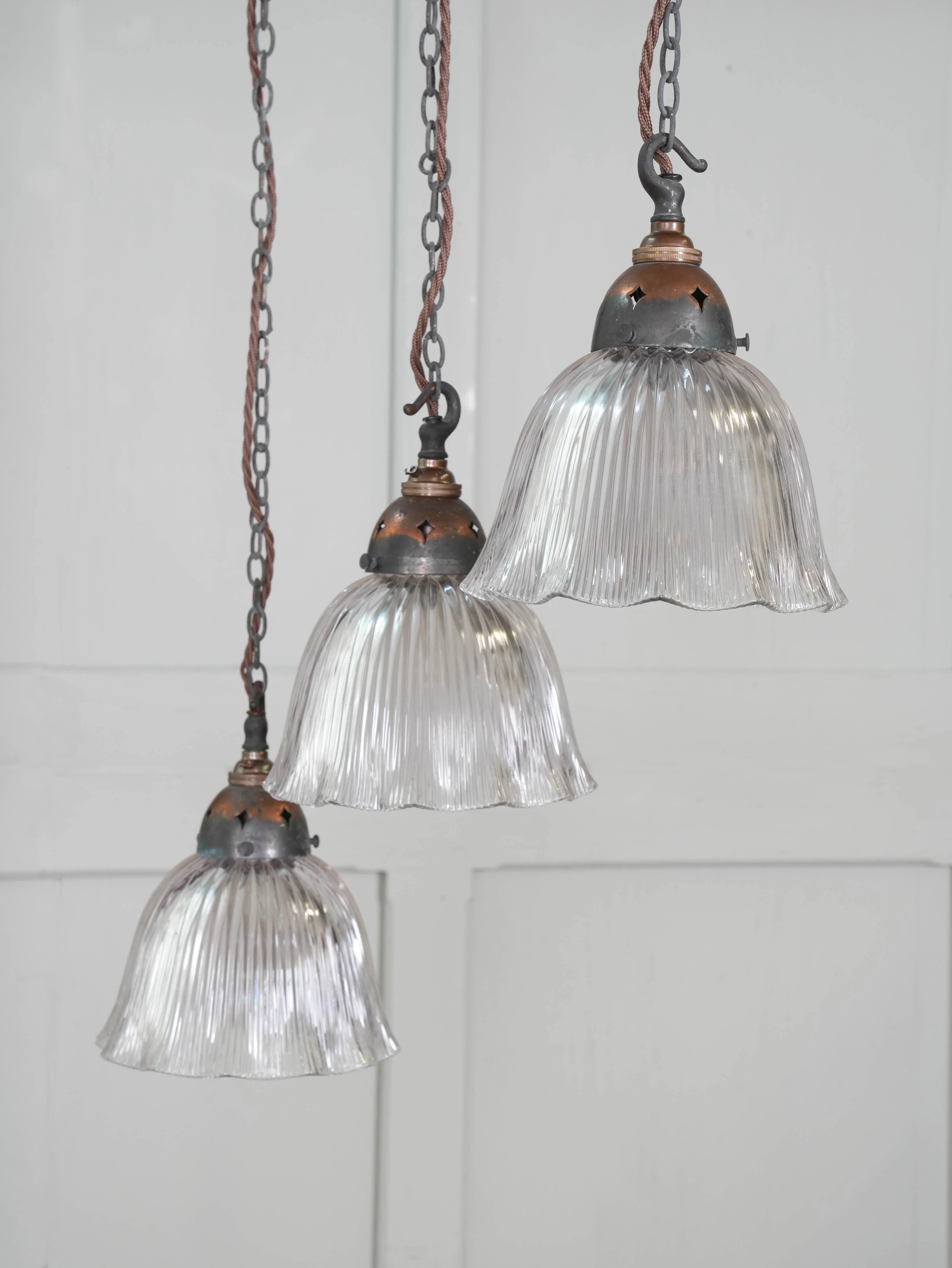 Rippled Edge Holophane Pendant - Image 4