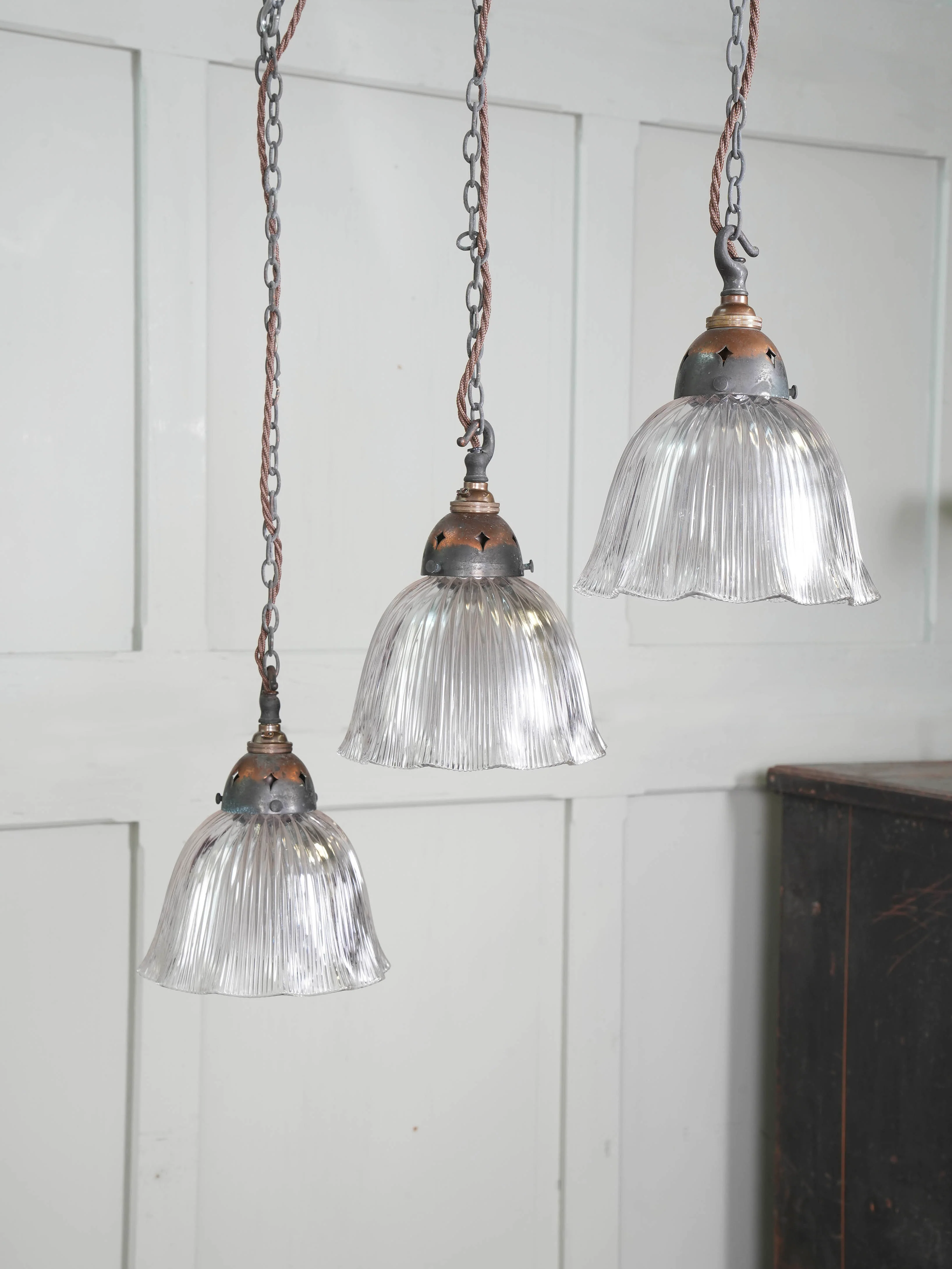 Rippled Edge Holophane Pendant - Image 5