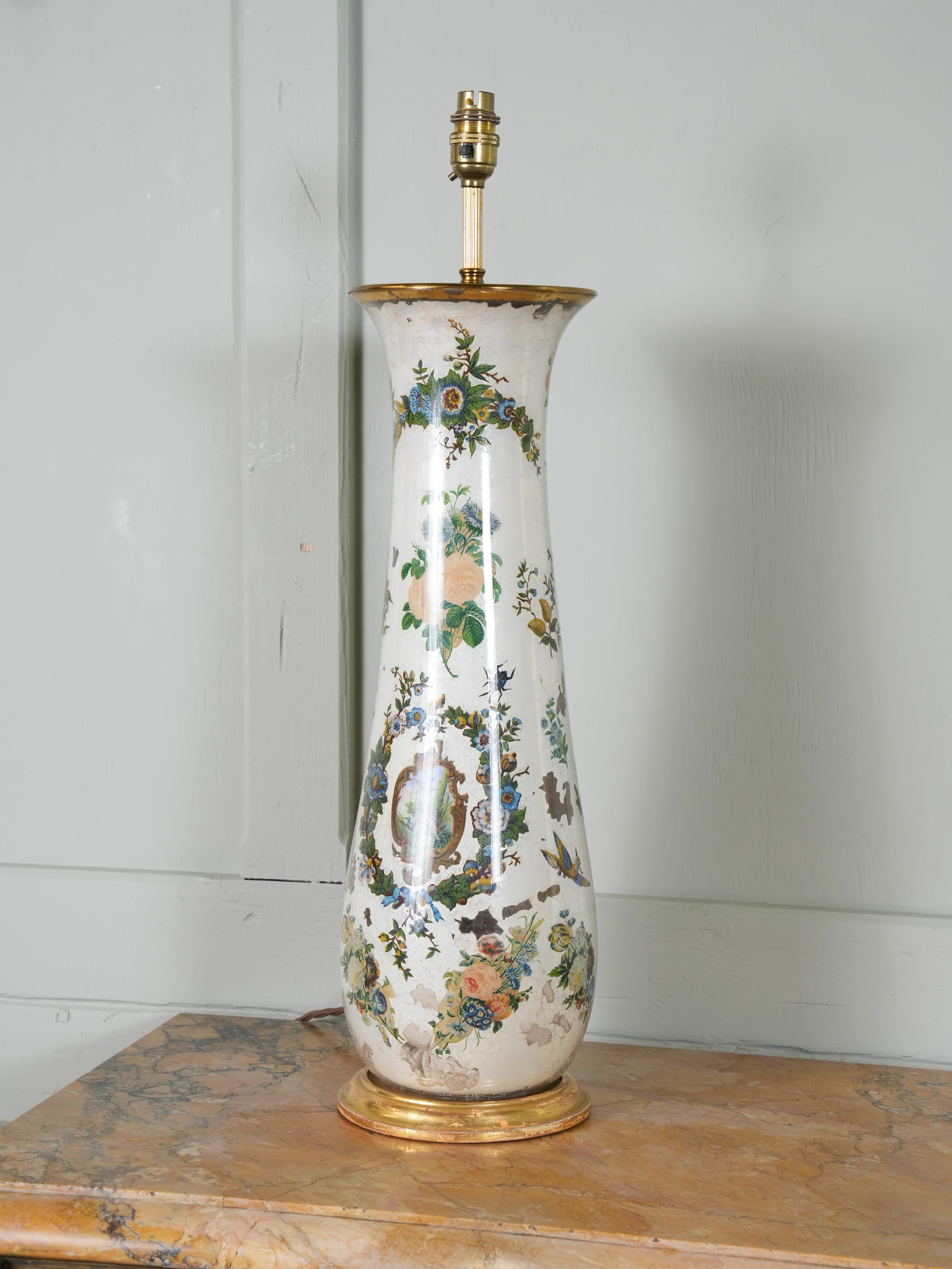A 19th Century Decalcomania Vase Table Lamp - Image 3