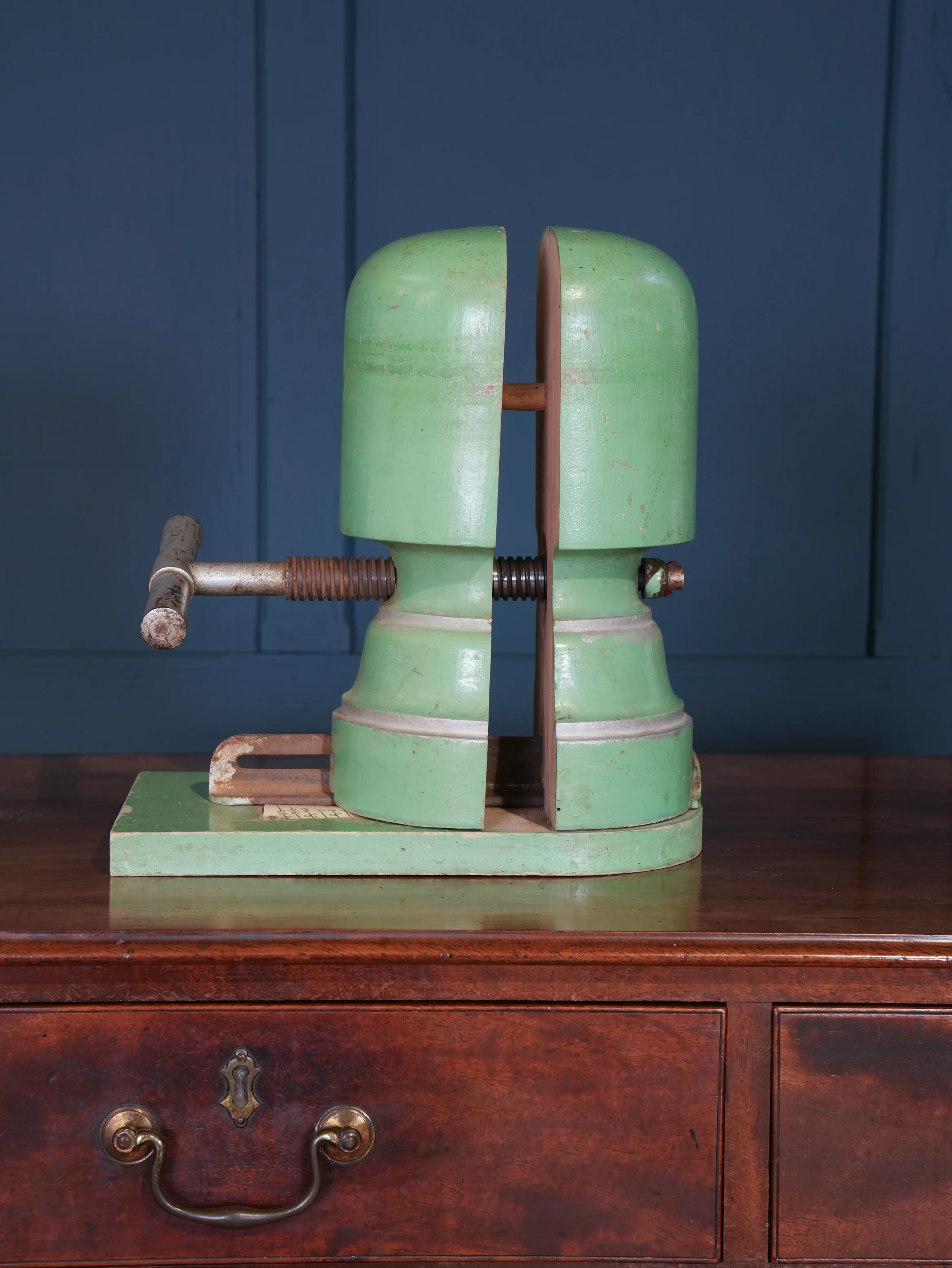 A 19th Century Milliner's Hat Stretcher - Image 3