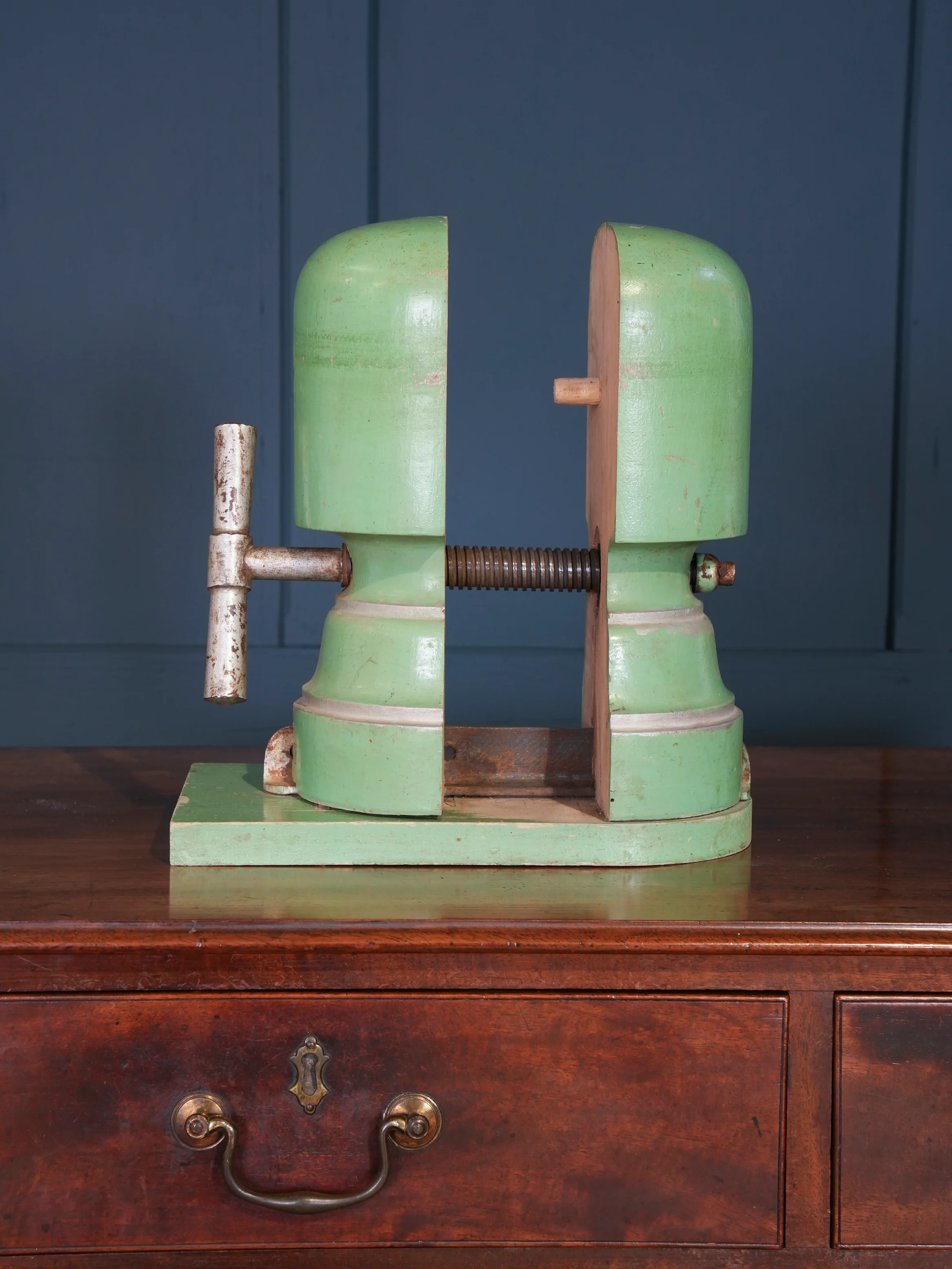 A 19th Century Milliner's Hat Stretcher - Image 4
