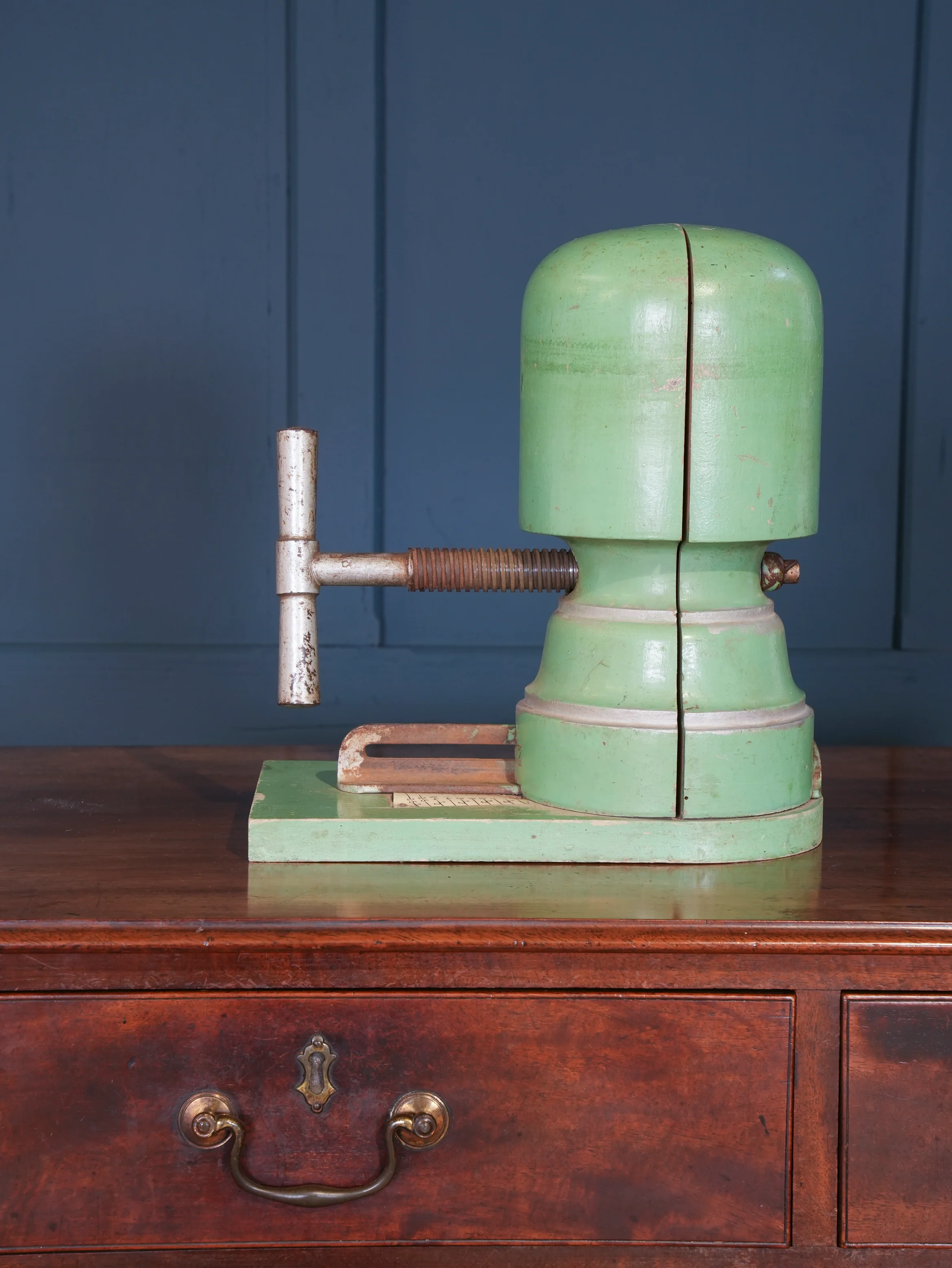 A 19th Century Milliner's Hat Stretcher - Image 5