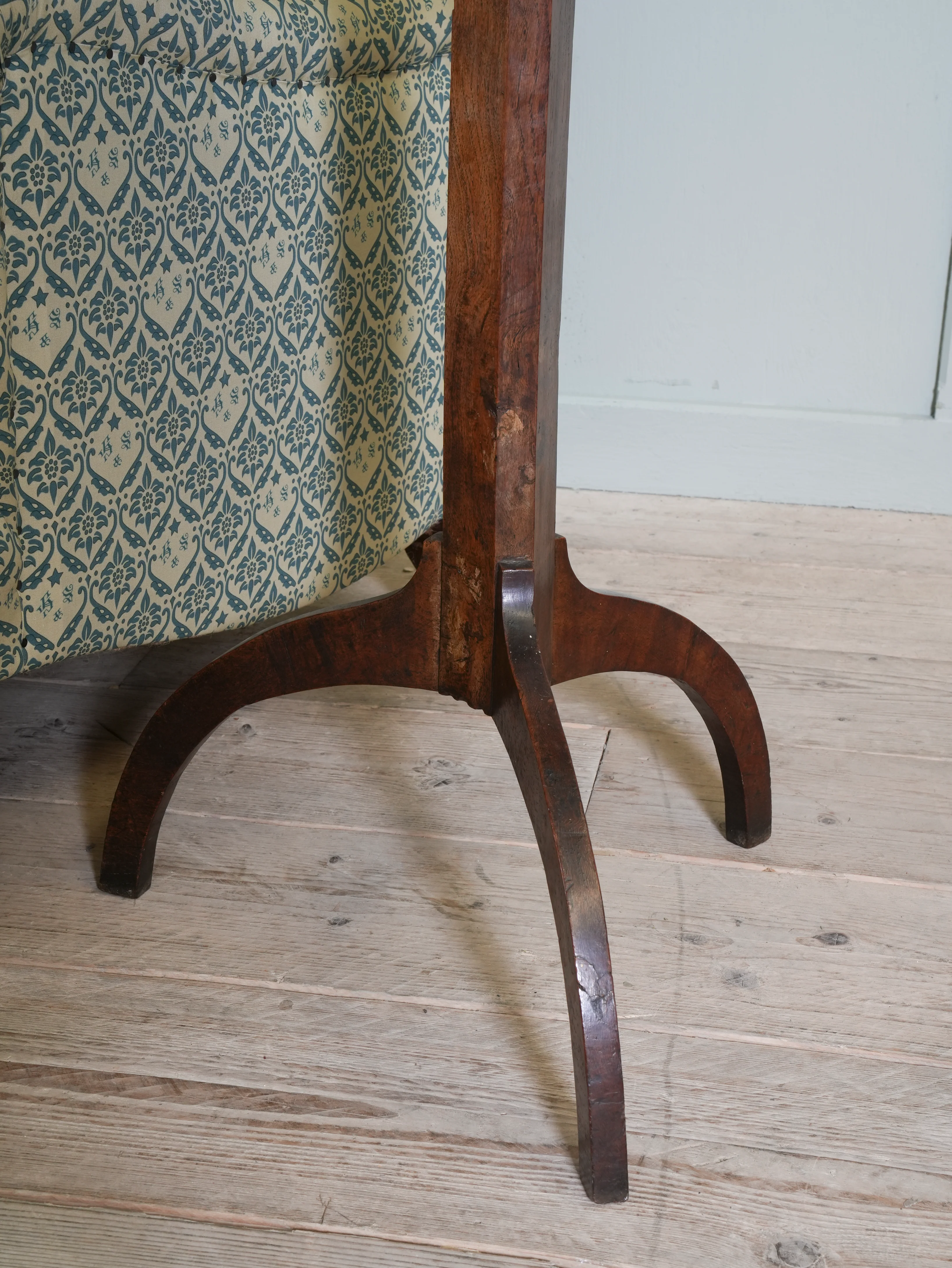 A Provincial Spider Leg Lamp Table - Image 6