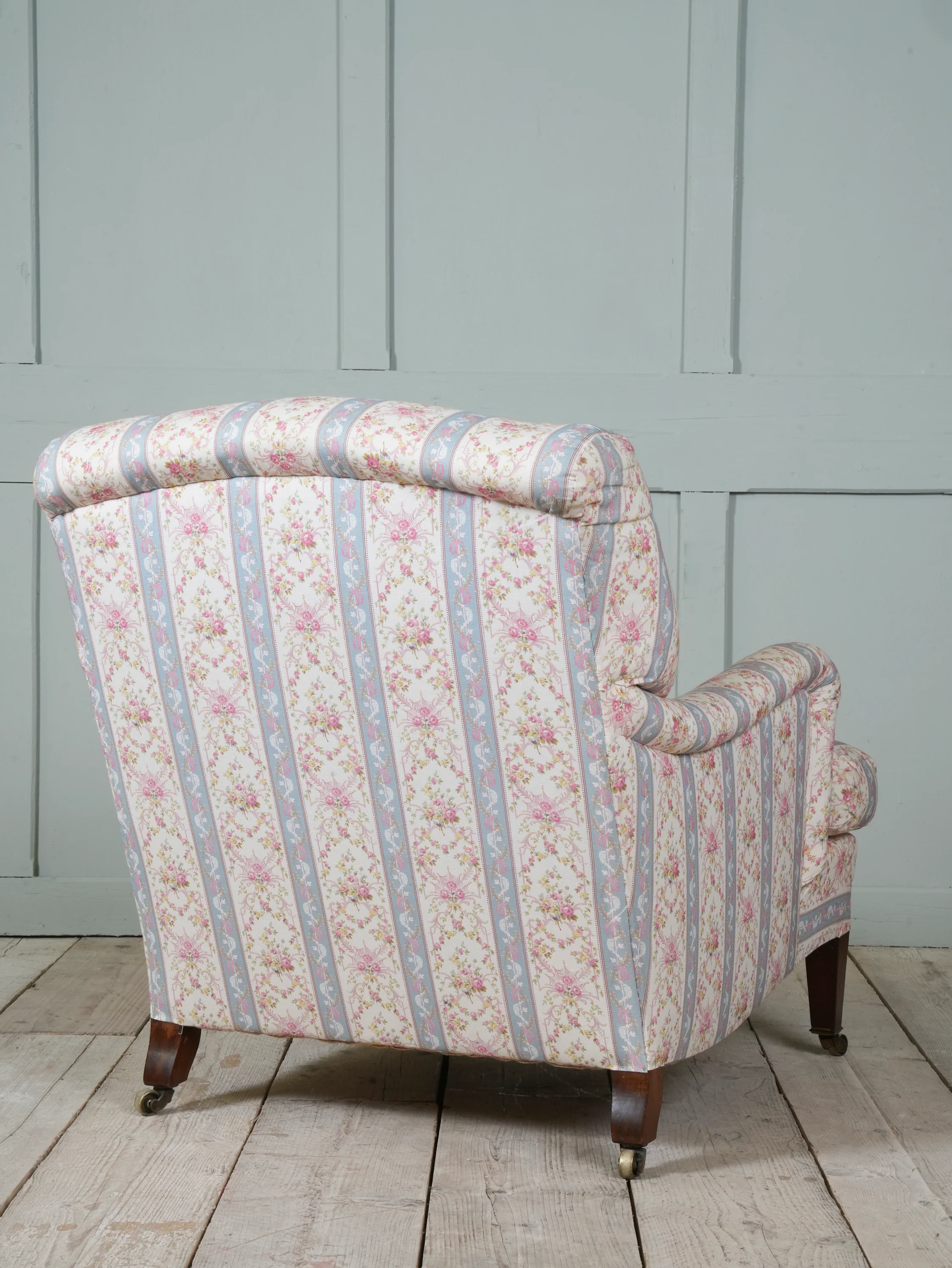 A Howard and Son's Bridgewater Armchair - Image 10