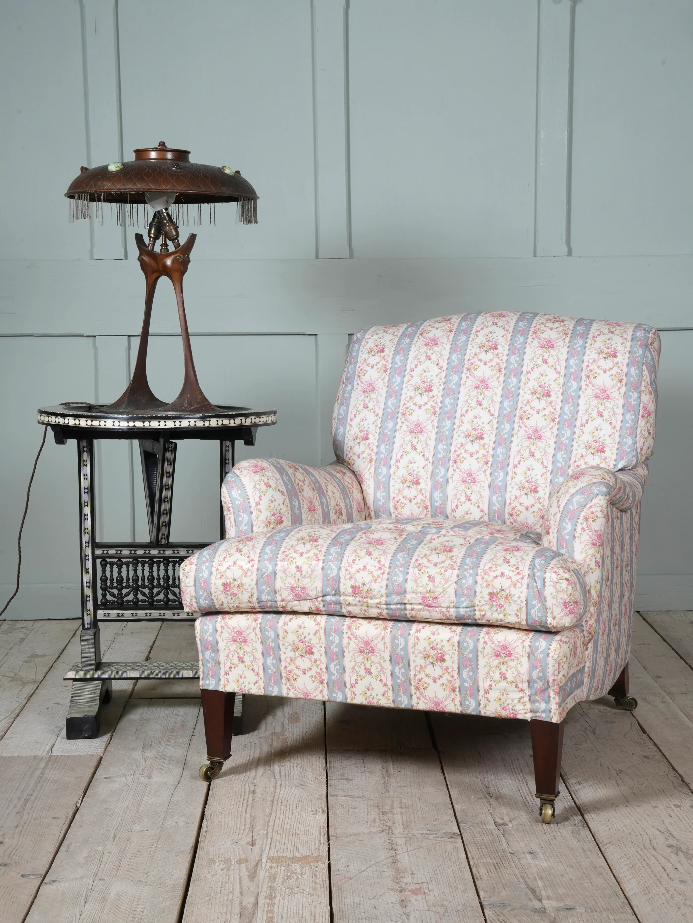 A Howard and Son's Bridgewater Armchair - Image 4