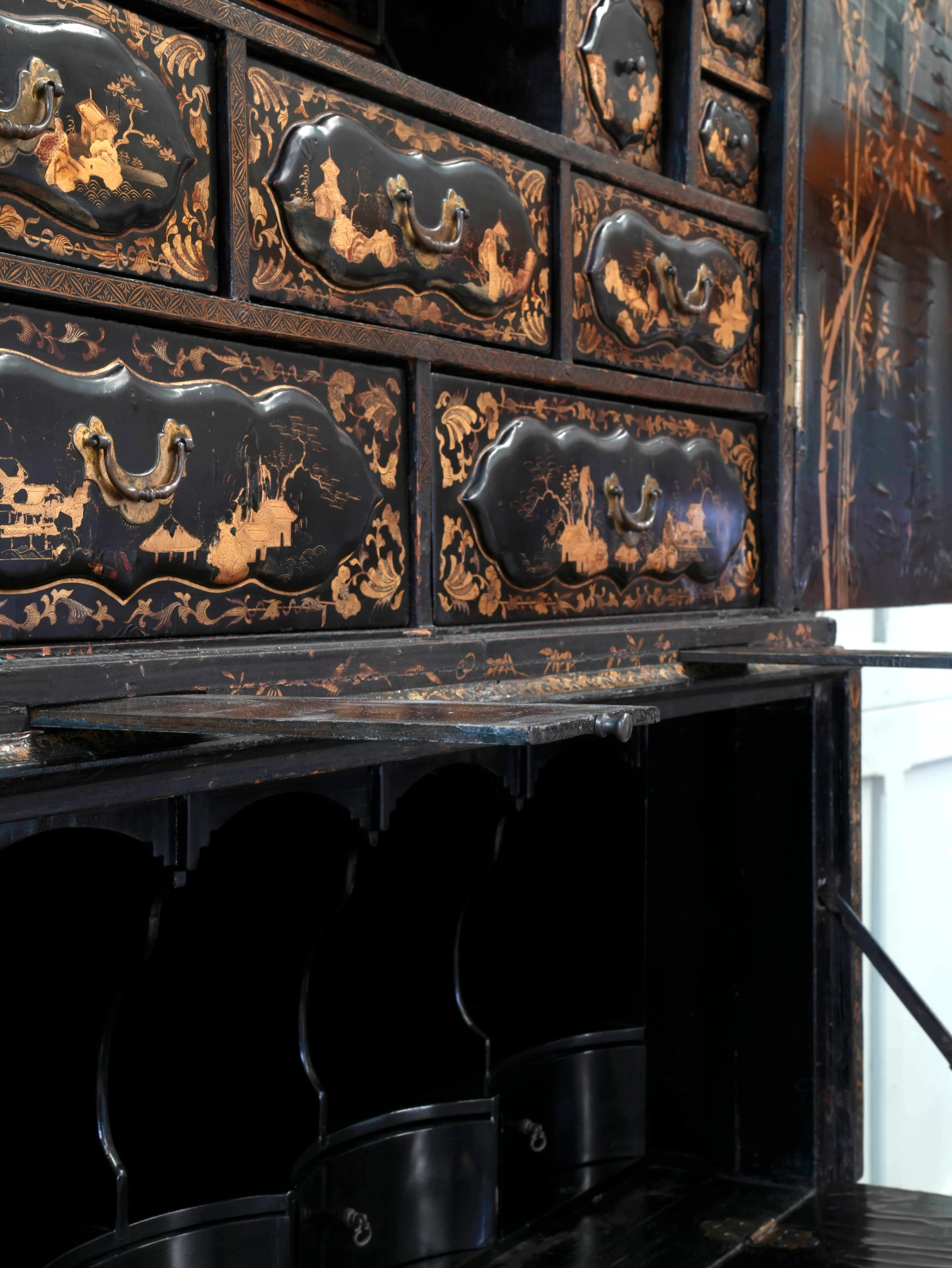 An 18th Century Chinese Export Bureau Cabinet - Image 14