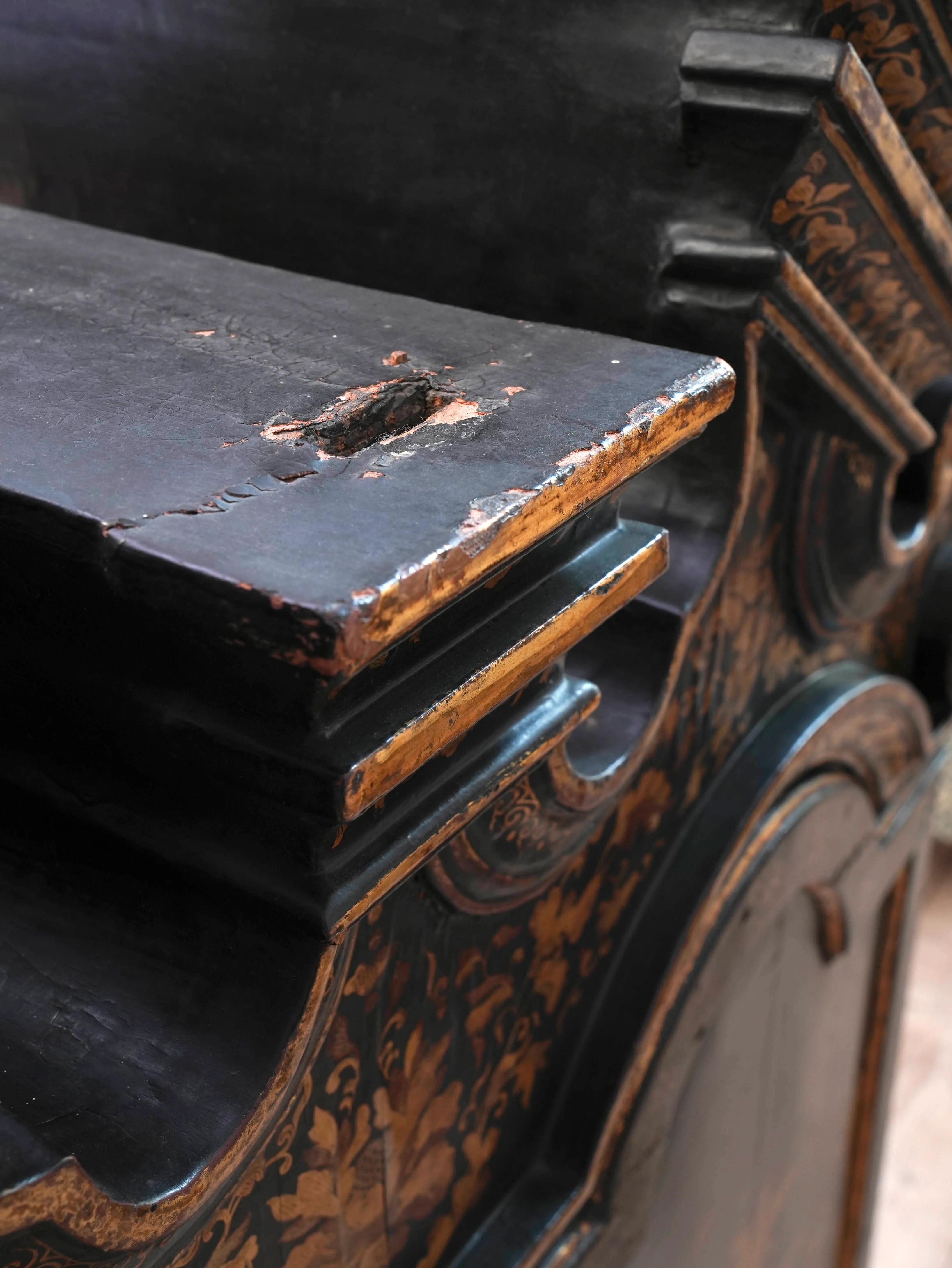 An 18th Century Chinese Export Bureau Cabinet - Image 34