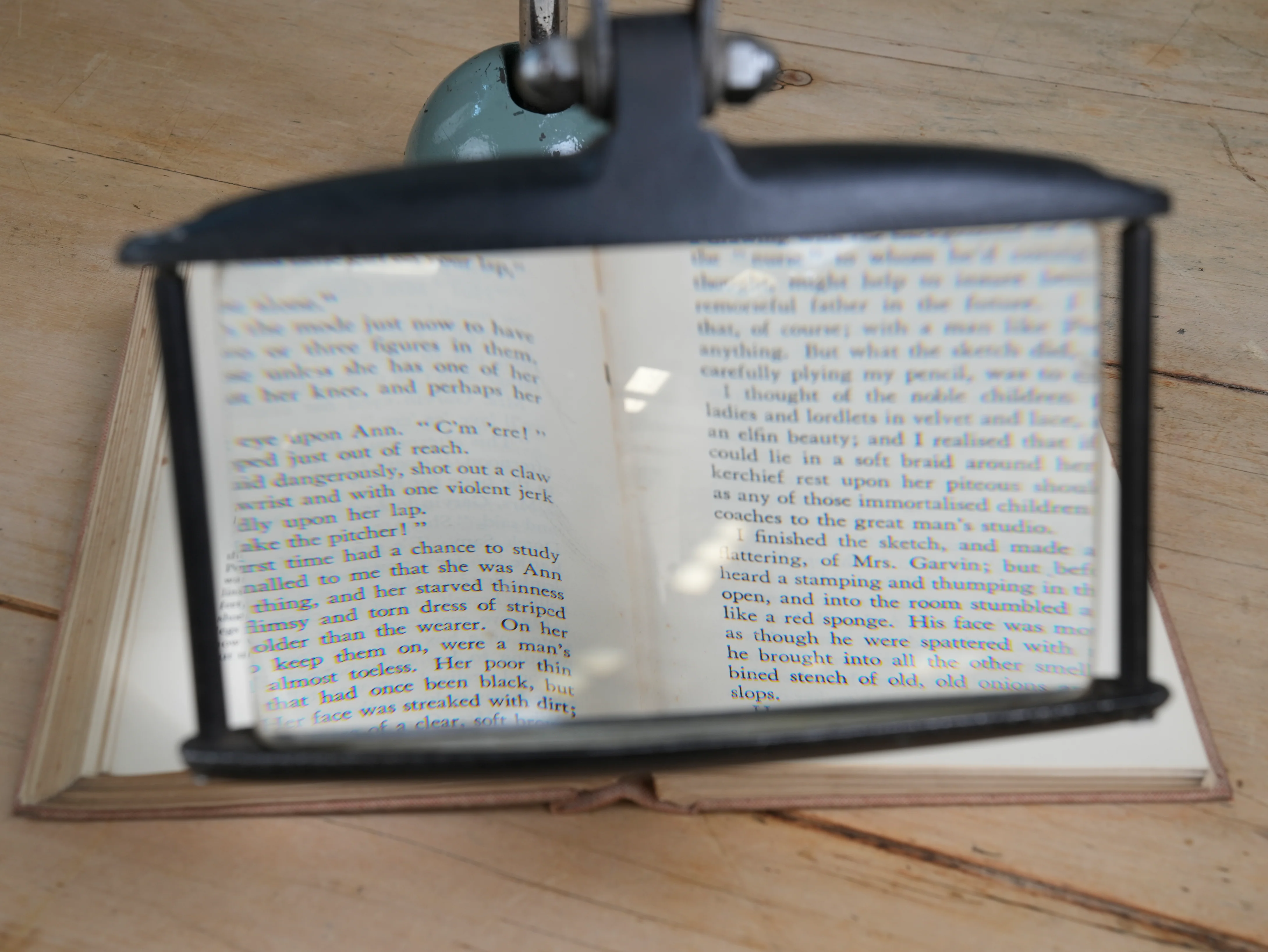 A Desk Magnifying Glass on Stand - Image 7