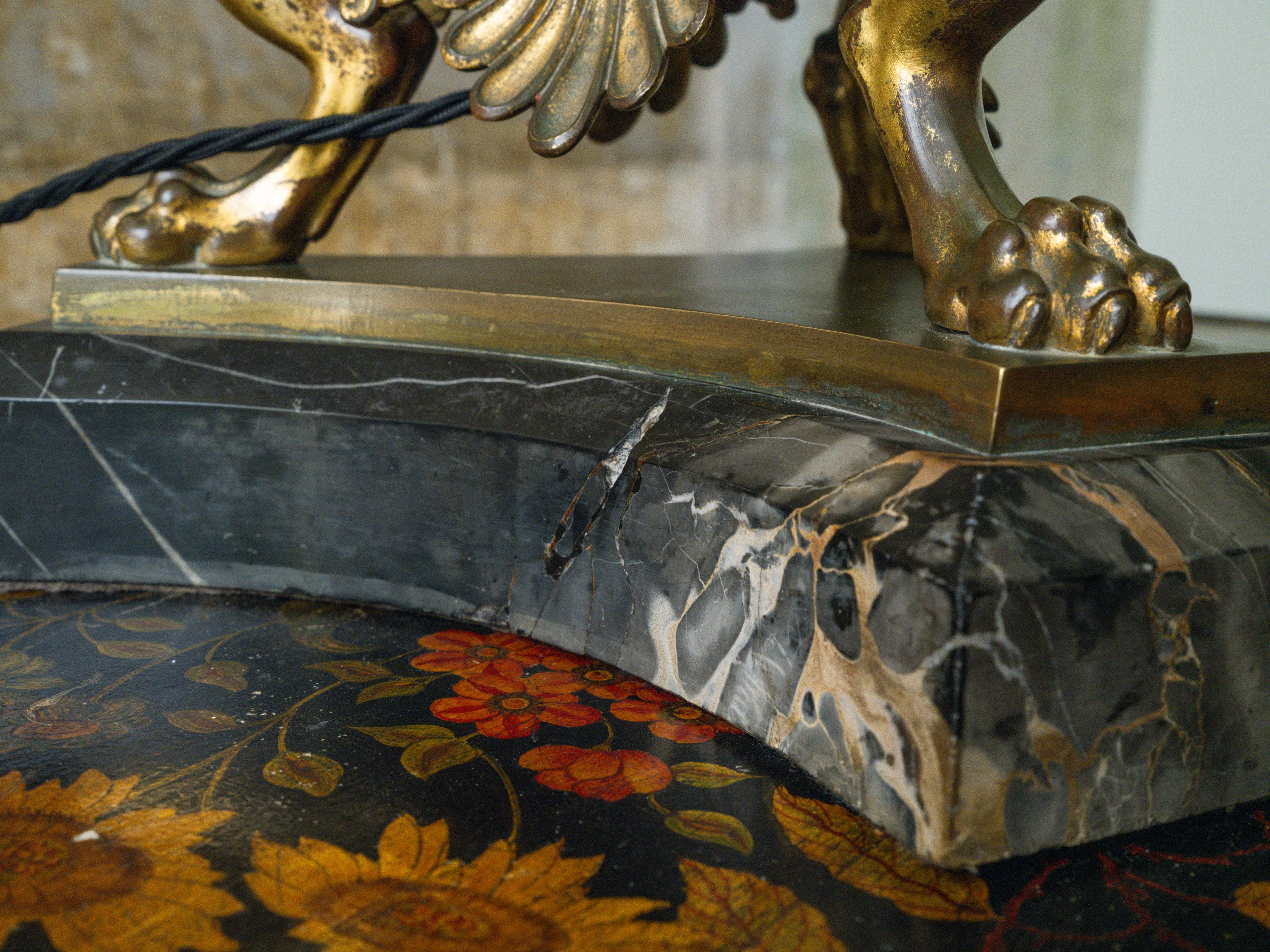 A Gilt Bronze & Scagliola Table Lamp - Image 8