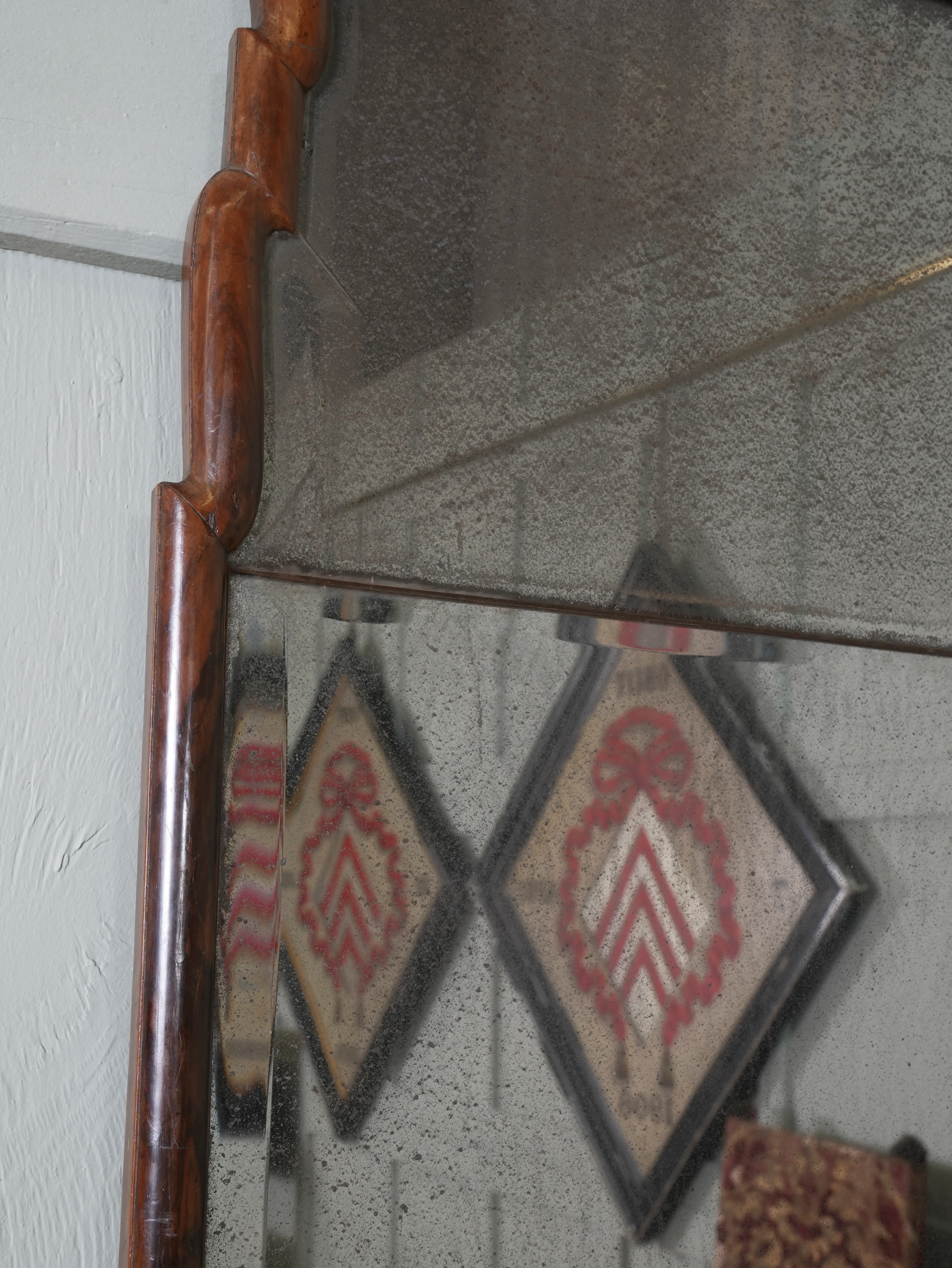 A Queen Anne Mahogany Pier Mirror - Image 4