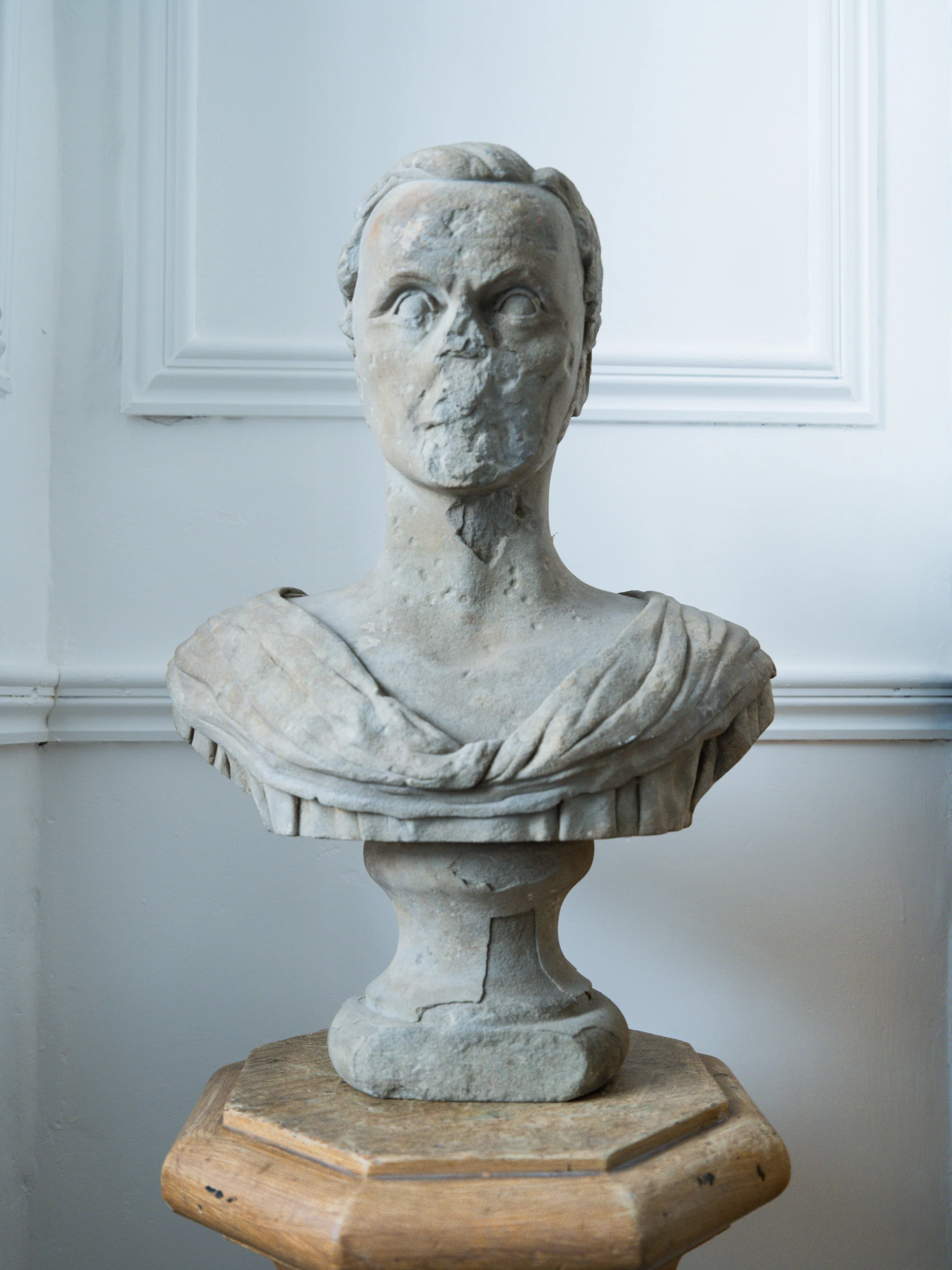 An 18th Century Carved Stone Male Bust - Image 3