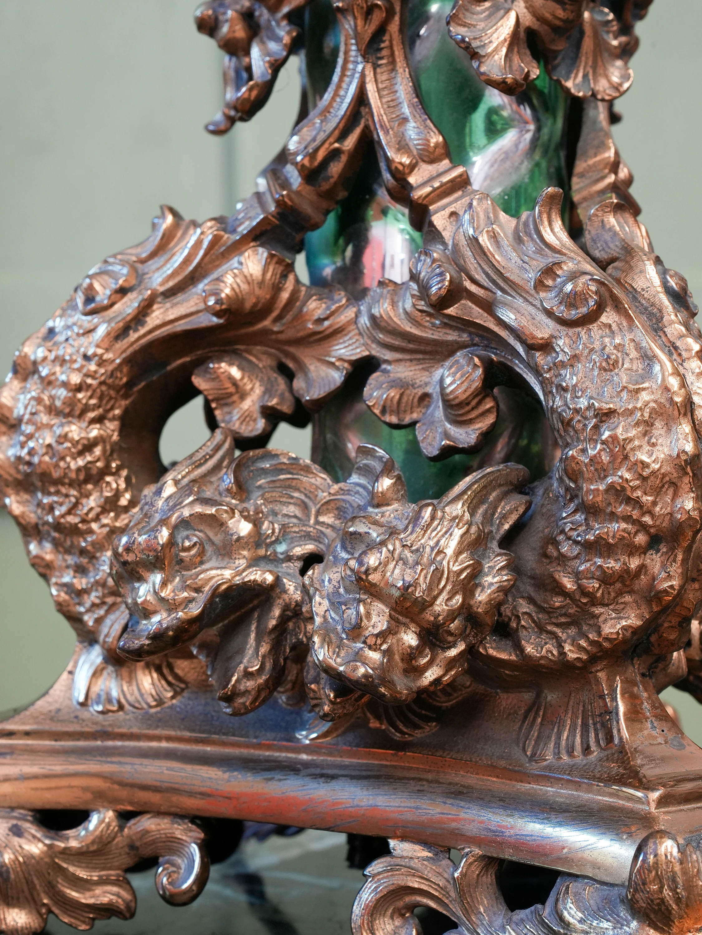 A large Scale 19th Century Cut Glass Table Lamp - Image 12