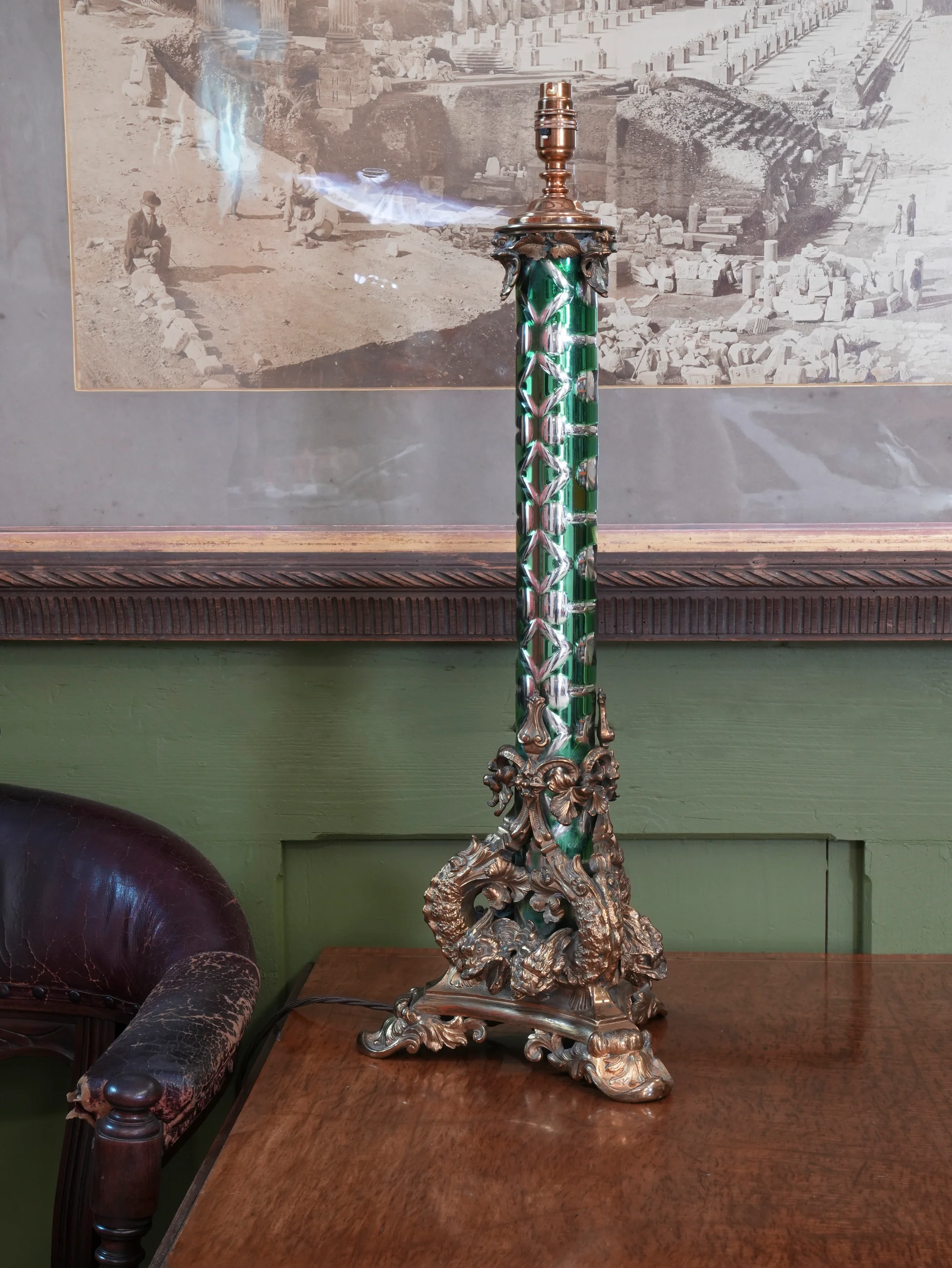 A large Scale 19th Century Cut Glass Table Lamp - Image 2