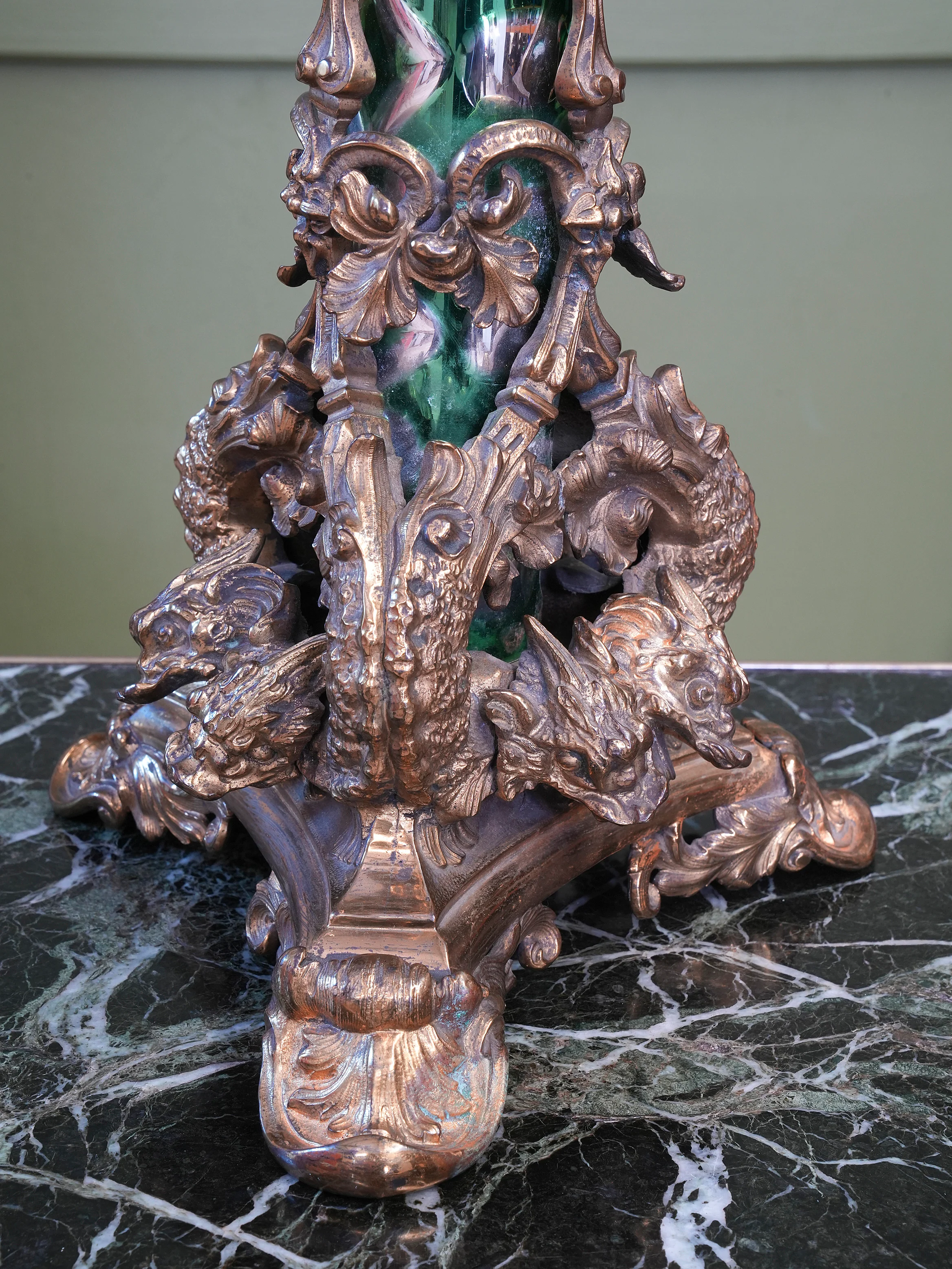 A large Scale 19th Century Cut Glass Table Lamp - Image 6