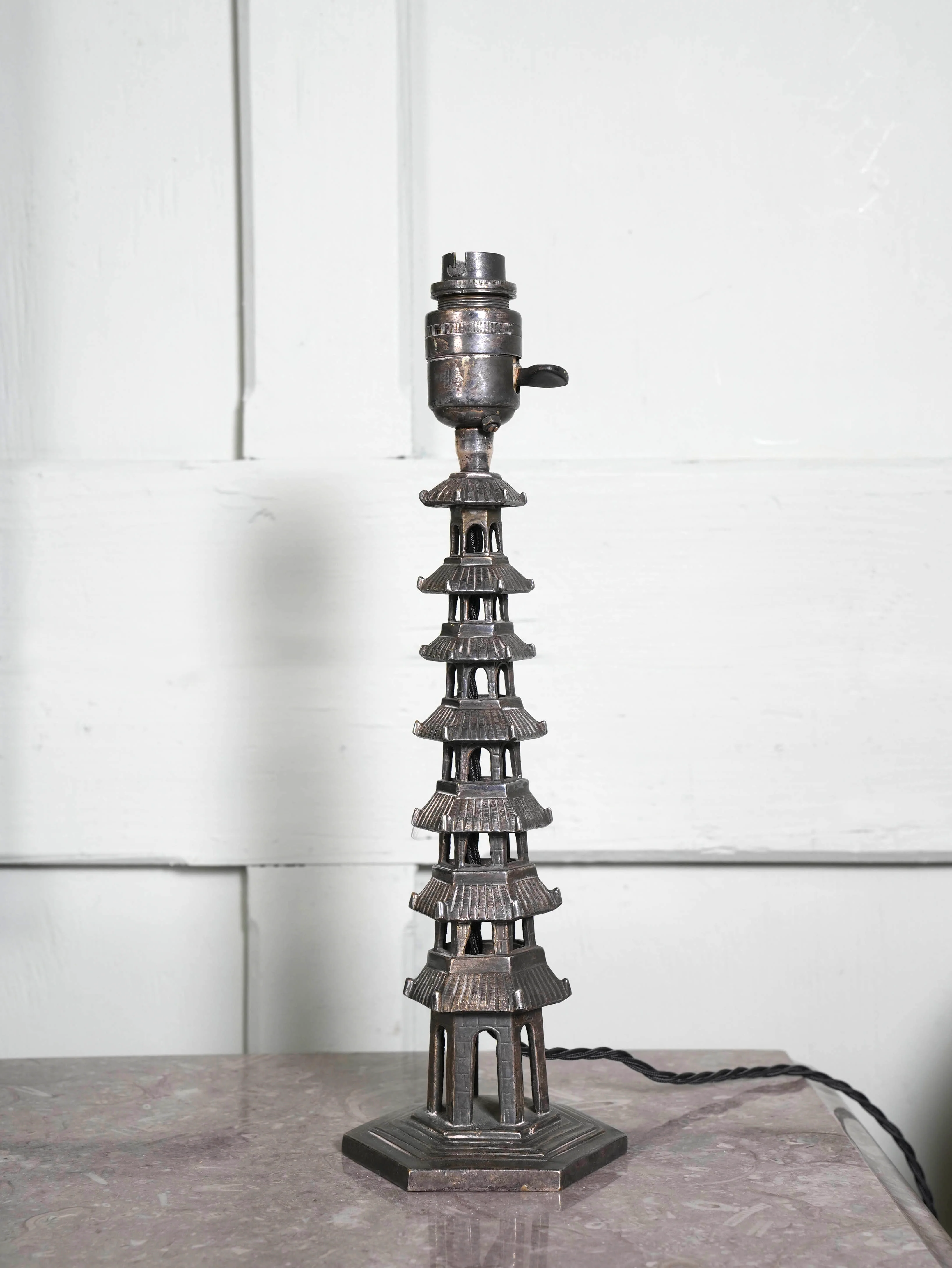 A Pagoda Table Lamp - Image 9