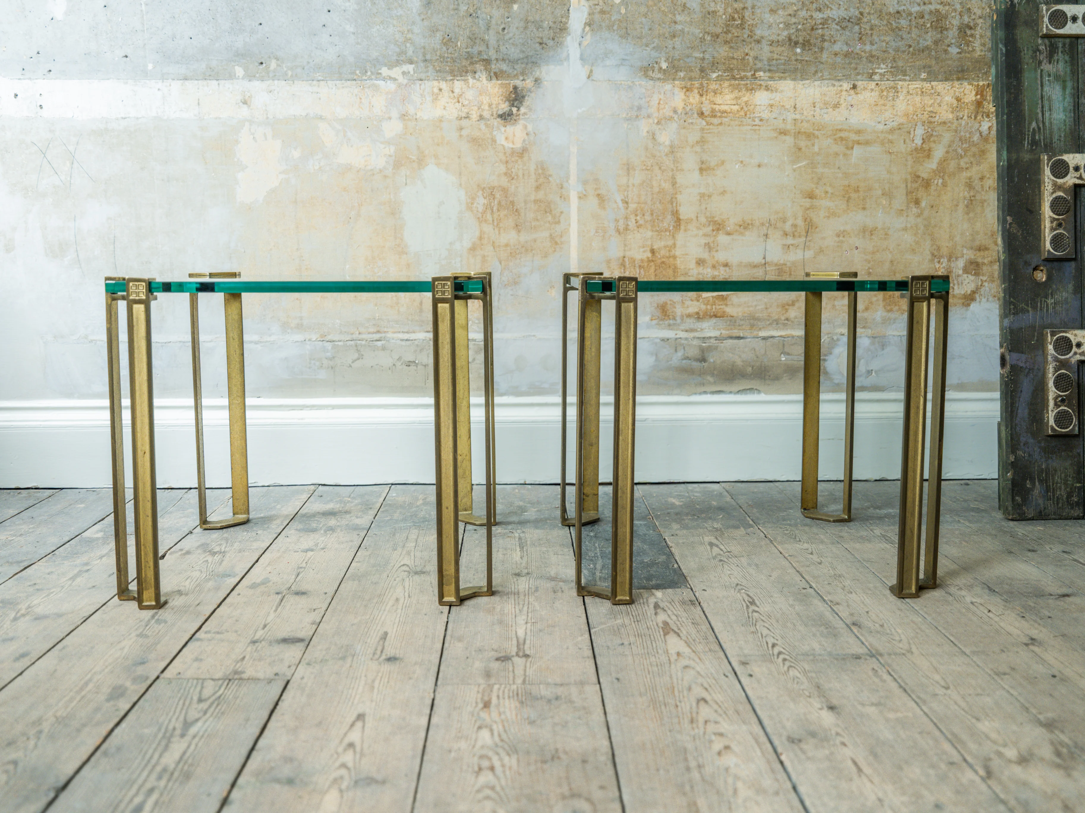A pair of Peter Ghyczy Side Tables - Image 10